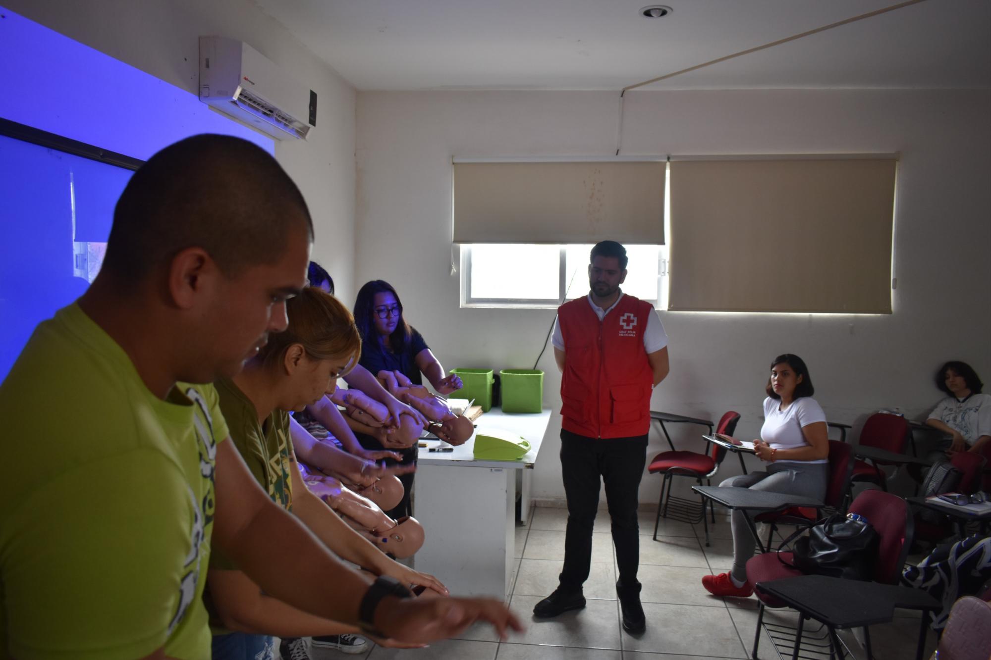 $!Imparte Cruz Roja Taller de primeros auxilios a la ciudadanía mazatleca