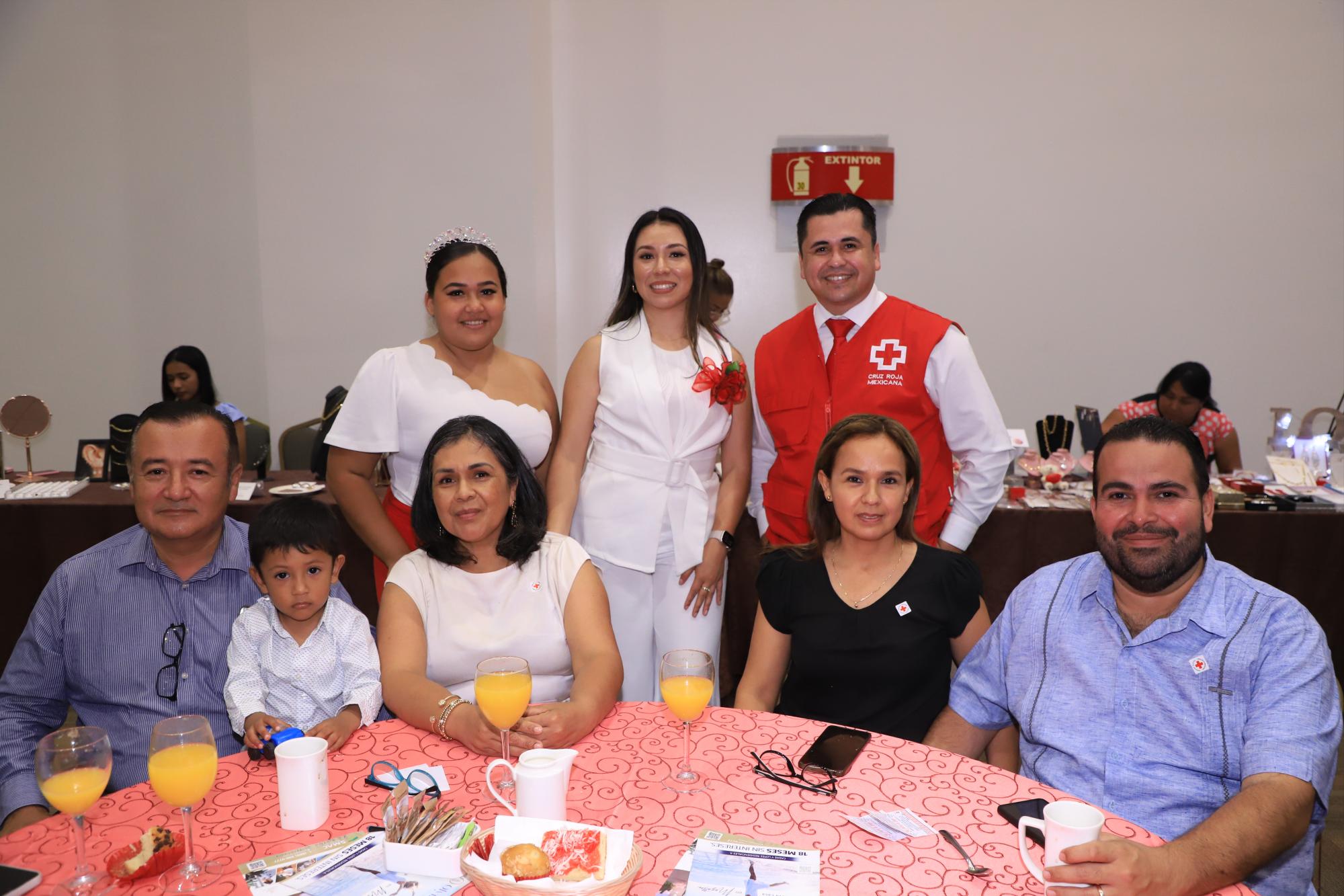 $!Norma Bernal, Neftalí Chávez, Abimelec Gómez, Álvaro Chávez, Adonay Toledo, Mirna Chon, Lucy Santoyo y Édgar Peinado.