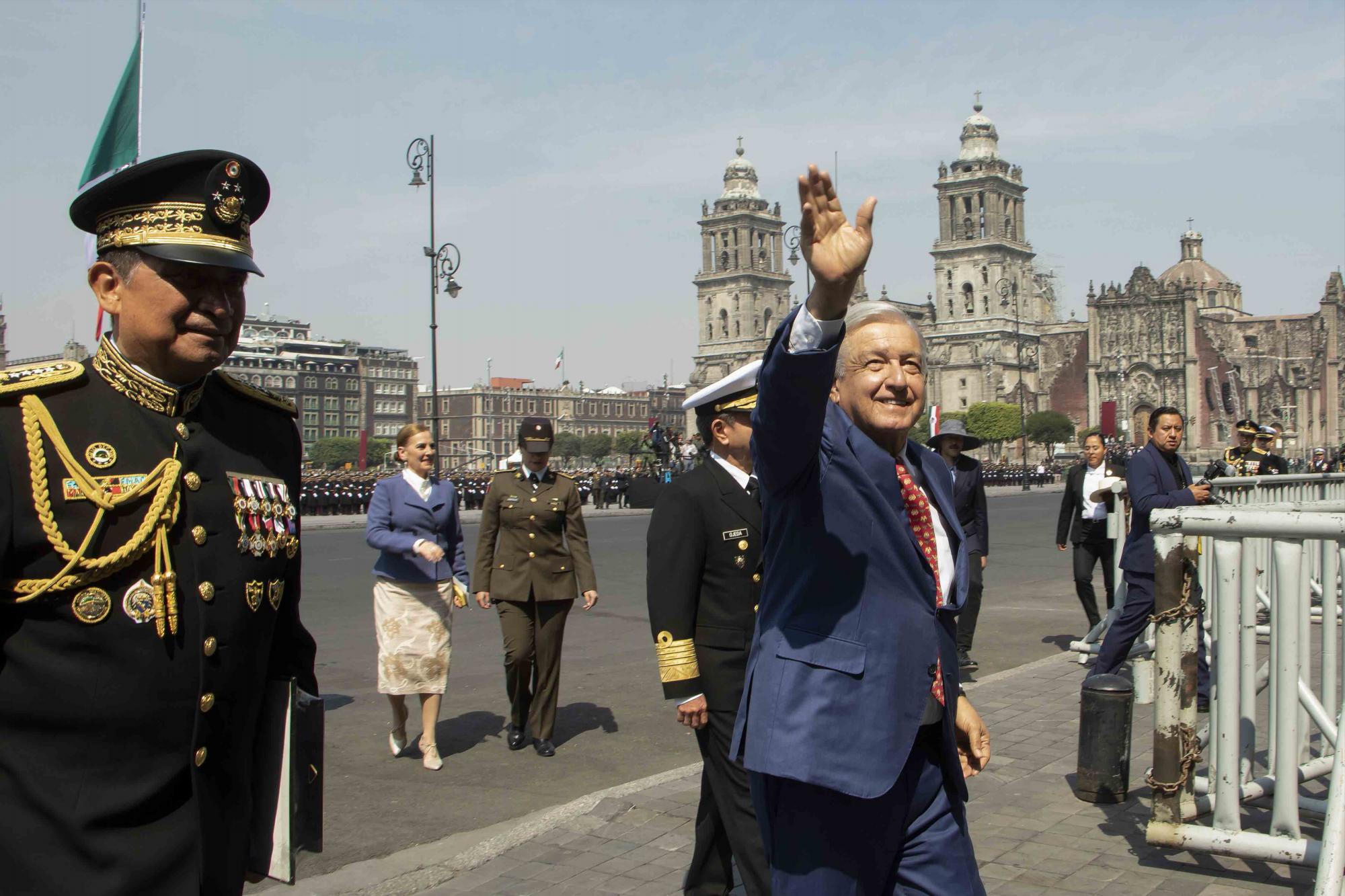 Amlo Encabeza Evento Por Marcha De La Lealtad Sedena Refrenda Compromiso Y Lealtad 4677