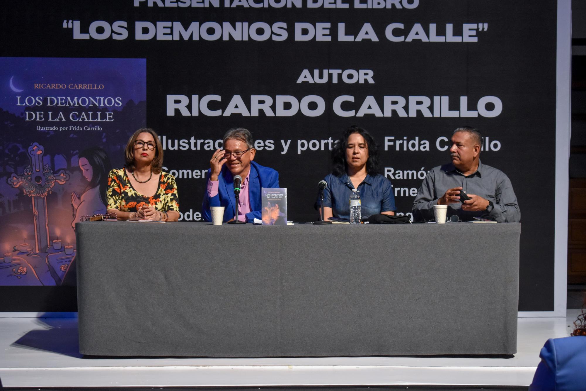 $!El libro se presentó en el Centro de Artes Centenario.