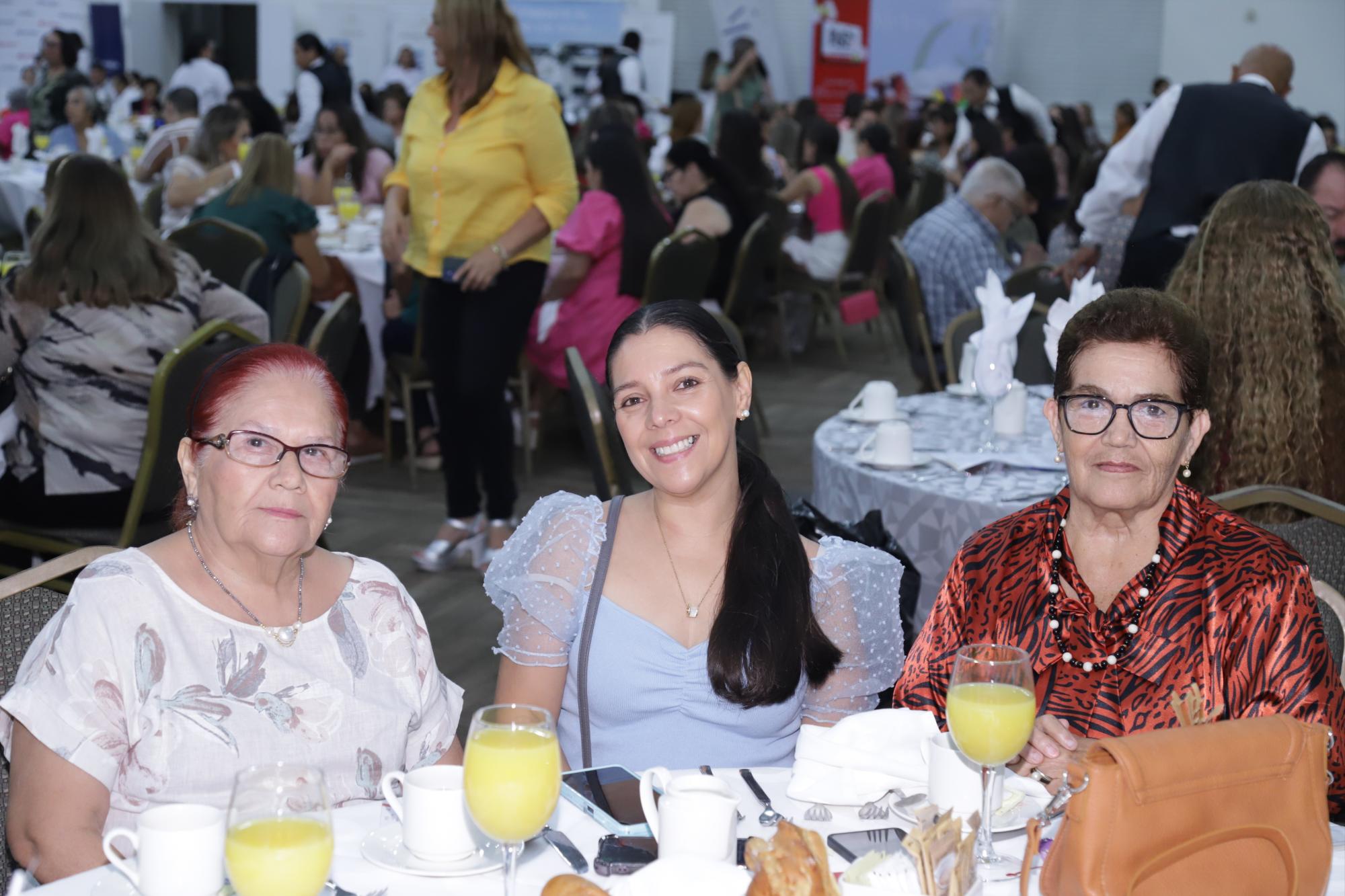 $!Rosa León, Amanda Islas y Rosy Vico.