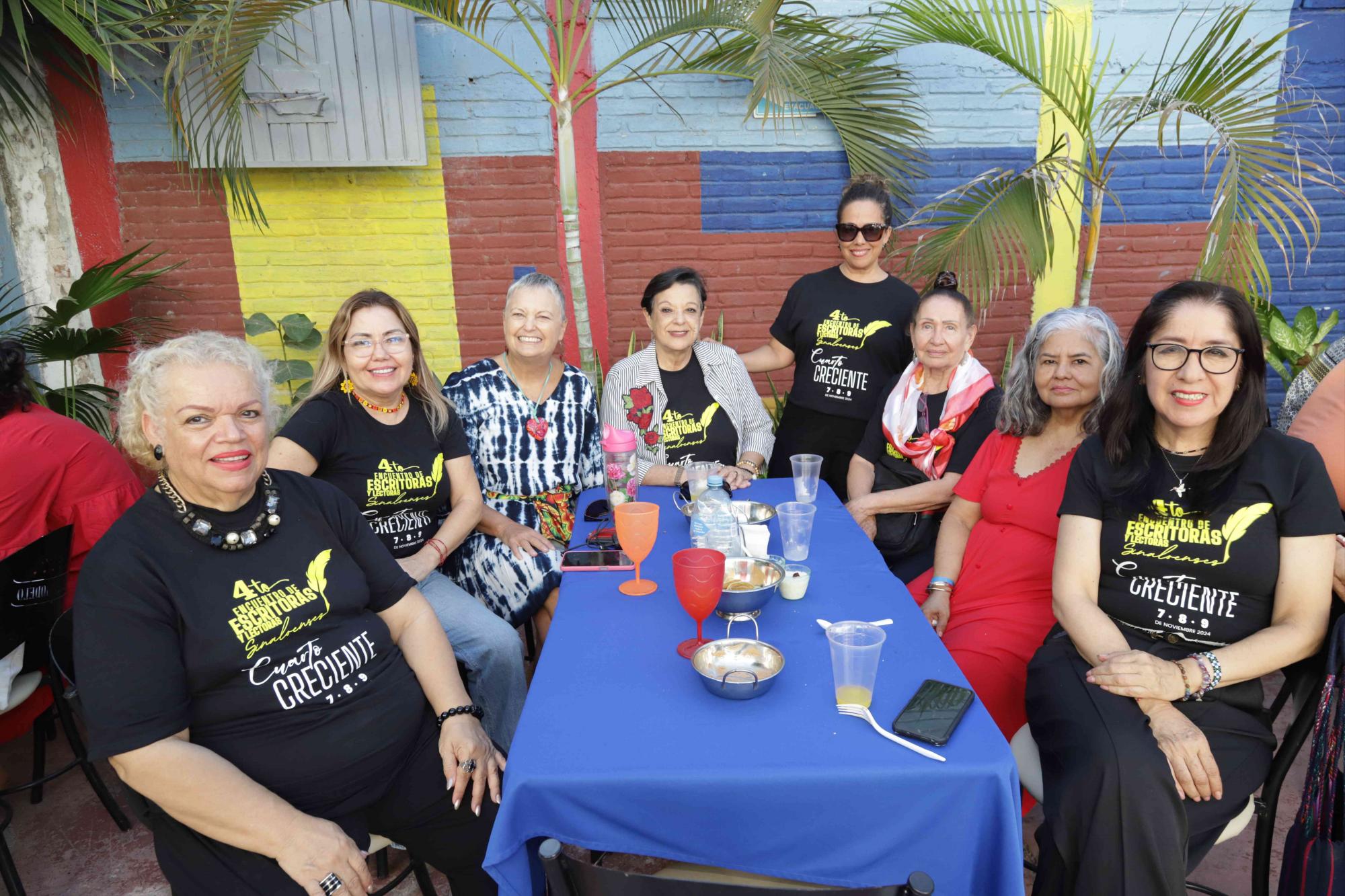 $!Una alegre tarde de convivencia vivieron las escritoras participantes en el encuentro.