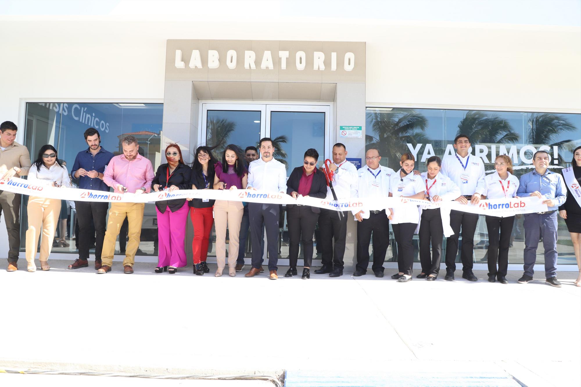 $!AhorroLab, su laboratorio clínico, también fue inaugurado.