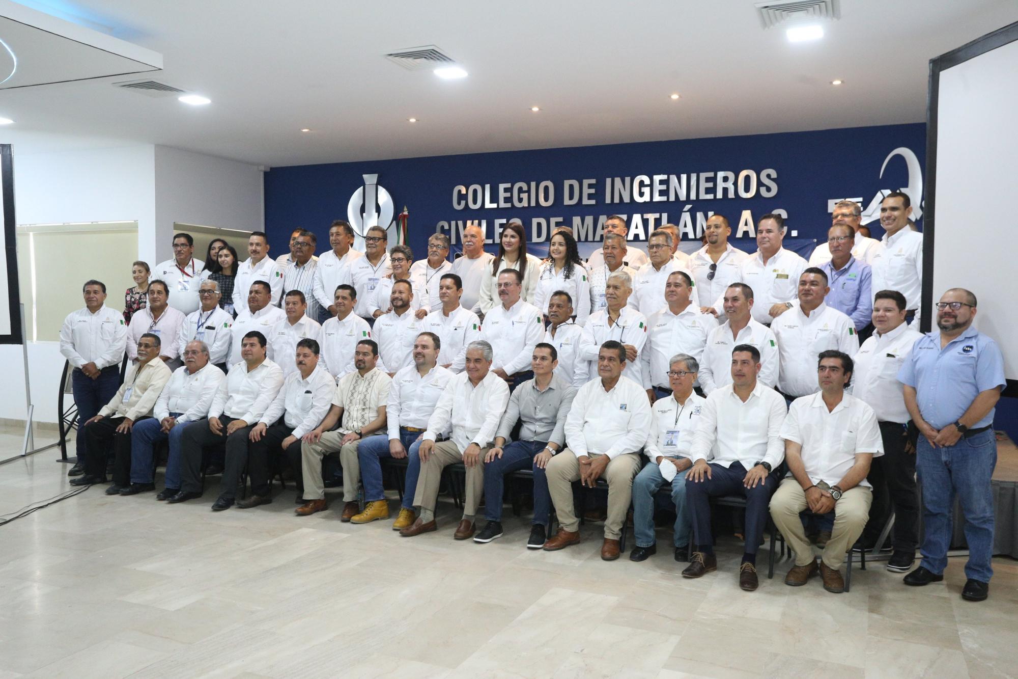 $!A la reunión asistieron ingenieros de los estados de Durango, Chihuahua y Sinaloa.