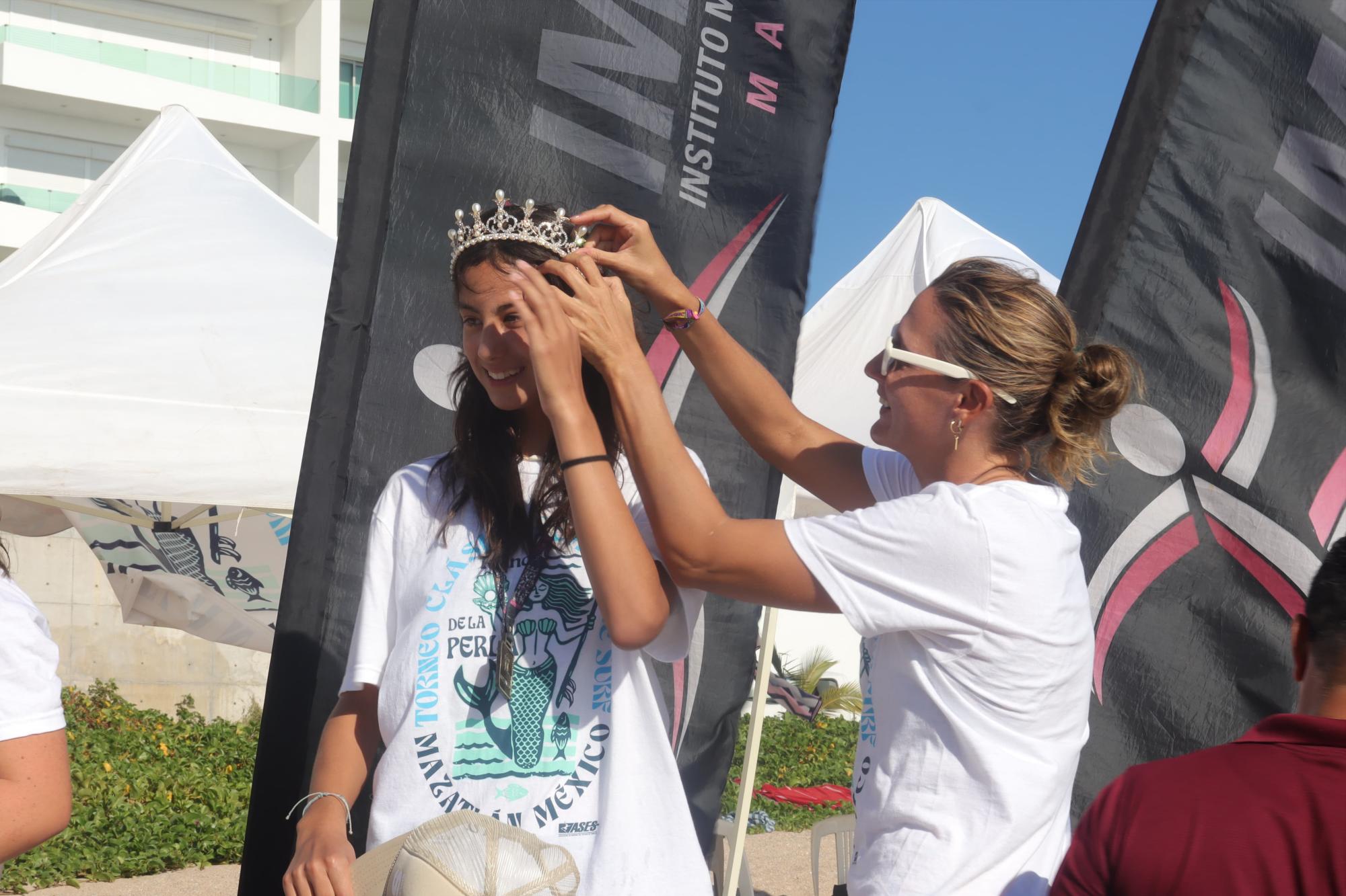 $!Las reinas del mar se apoderan del surfing en Mazatlán