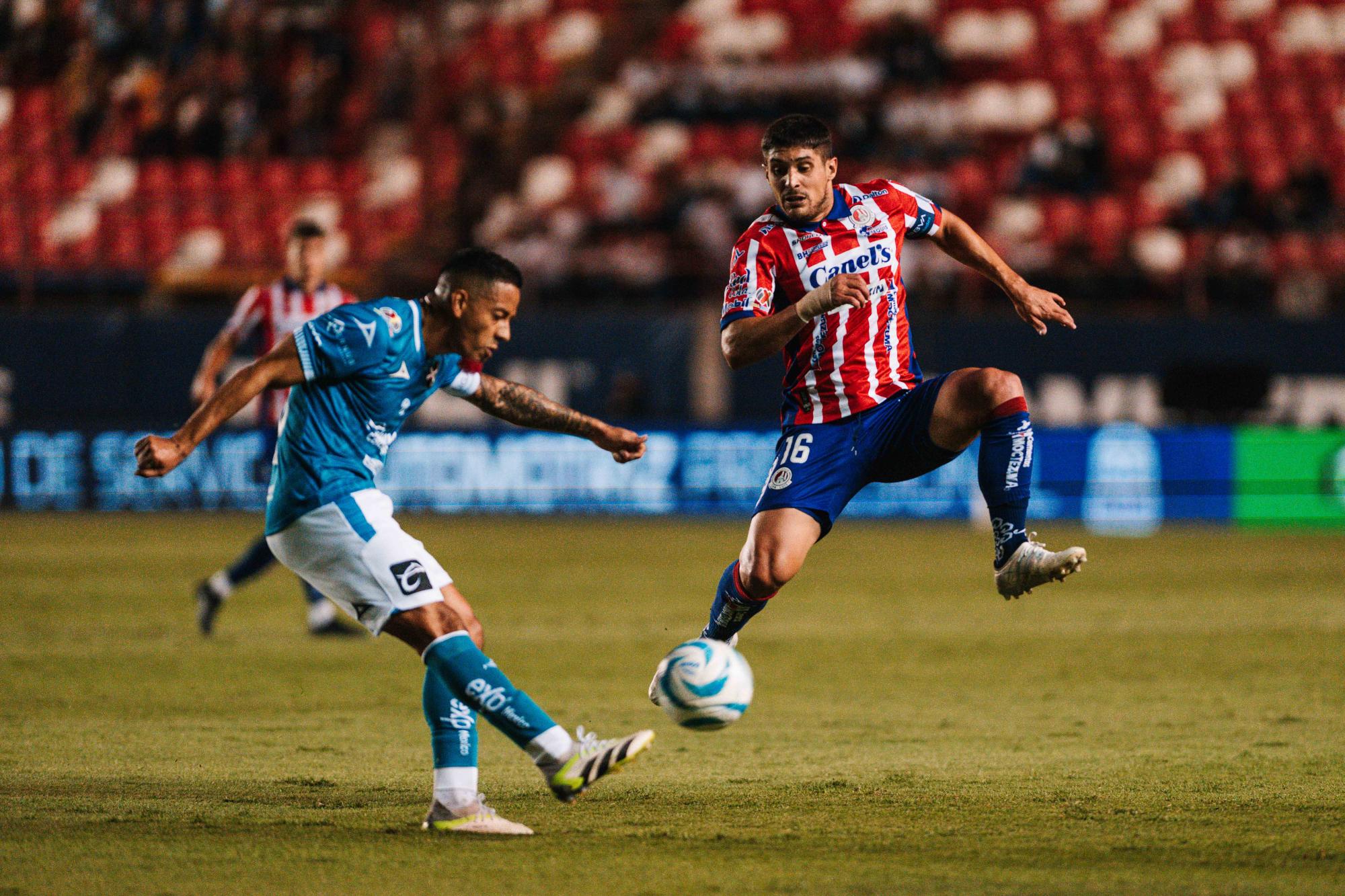 $!Mazatlán se queda corto ante San Luis, que recupera la cima