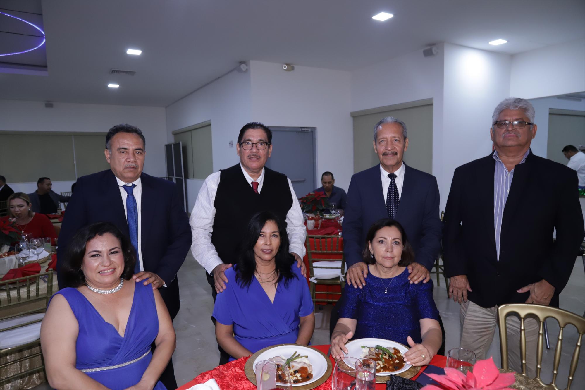 $!Salvador García, José Alejandro Jiménez, Juan de Dios Garay, Isaac Medina, Nadia Vega, Irma Gabriela Osuna y Rebeca Monroy.