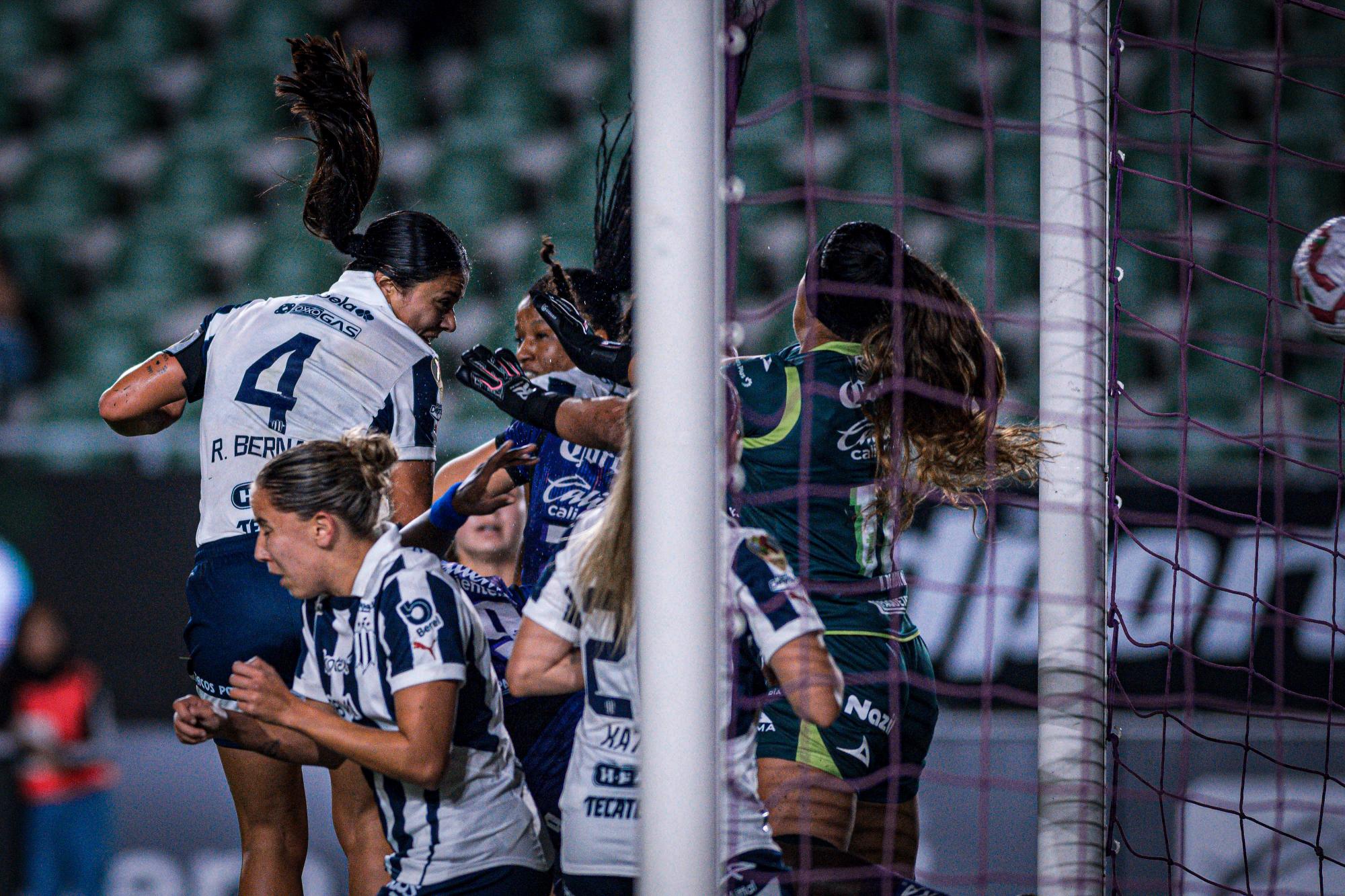 $!¡Goleada de bicampeón! Rayadas aplasta 7-0 a Mazatlán Femenil en el arranque del Clausura 2025