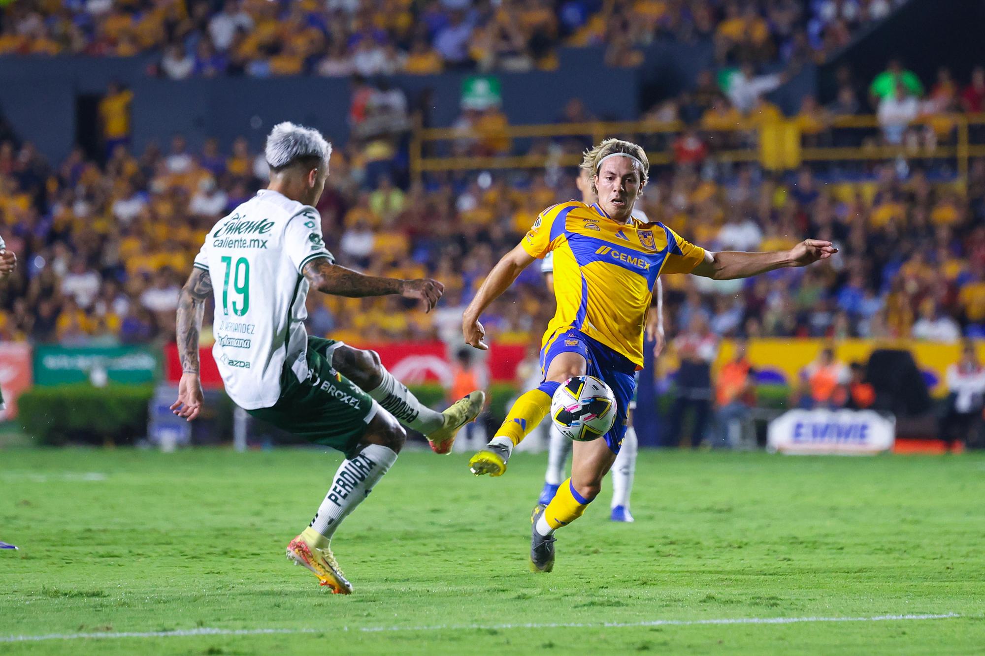 $!Histórico gol de André-Pierre Gignac en el empate de Tigres contra León