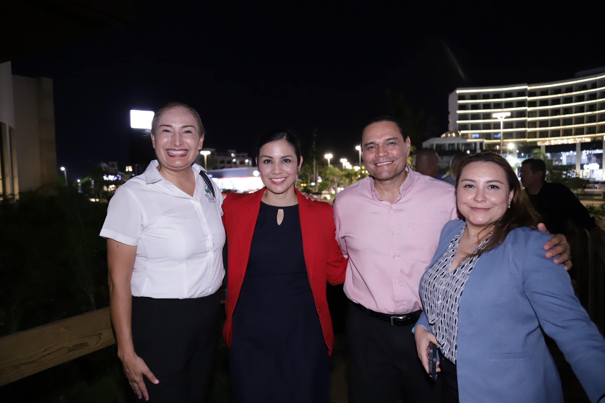 $!Esther López, Gabriela Ulloa, Julio Morales y Perla Rivera.