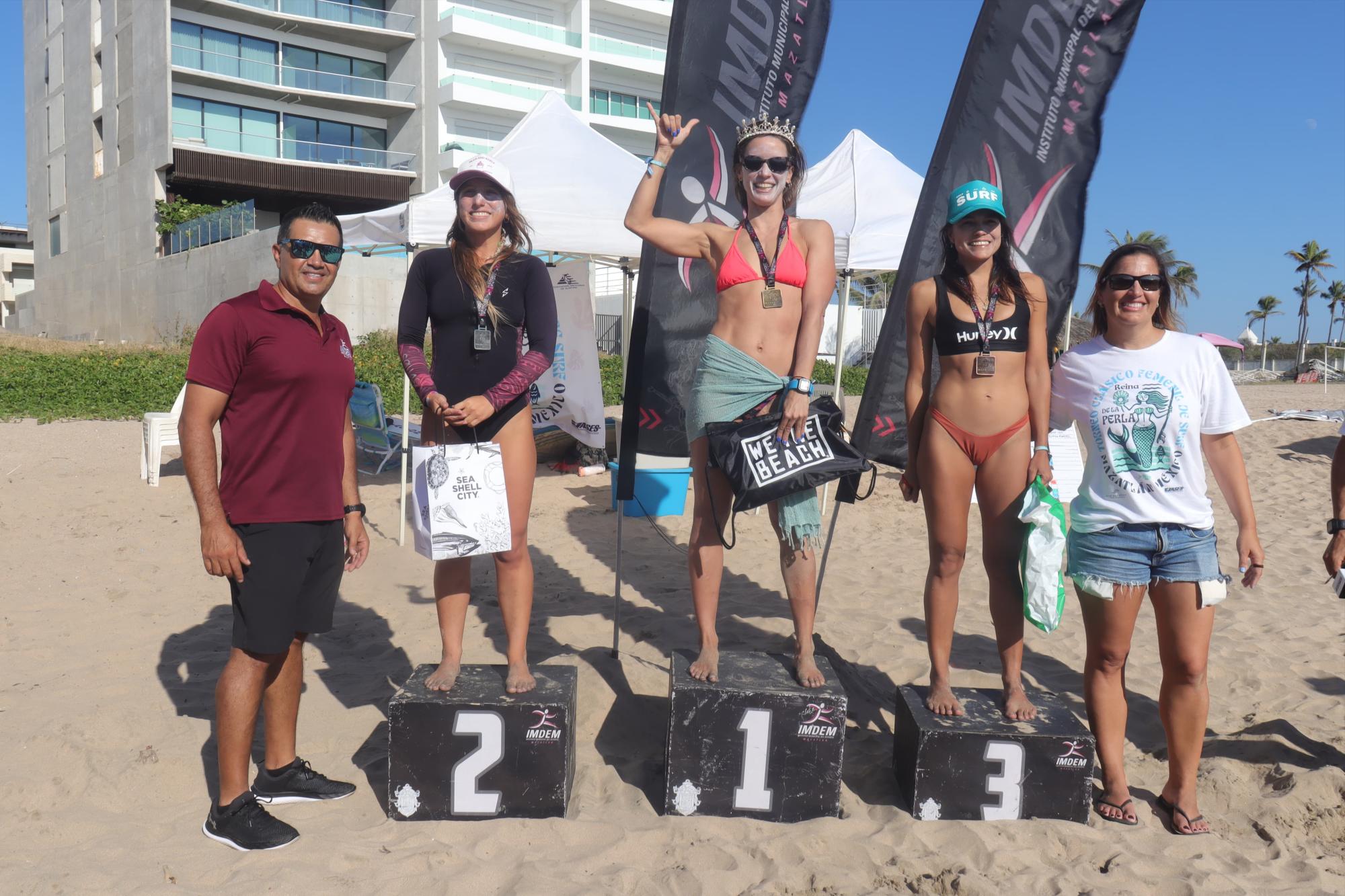 $!Las reinas del mar se apoderan del surfing en Mazatlán