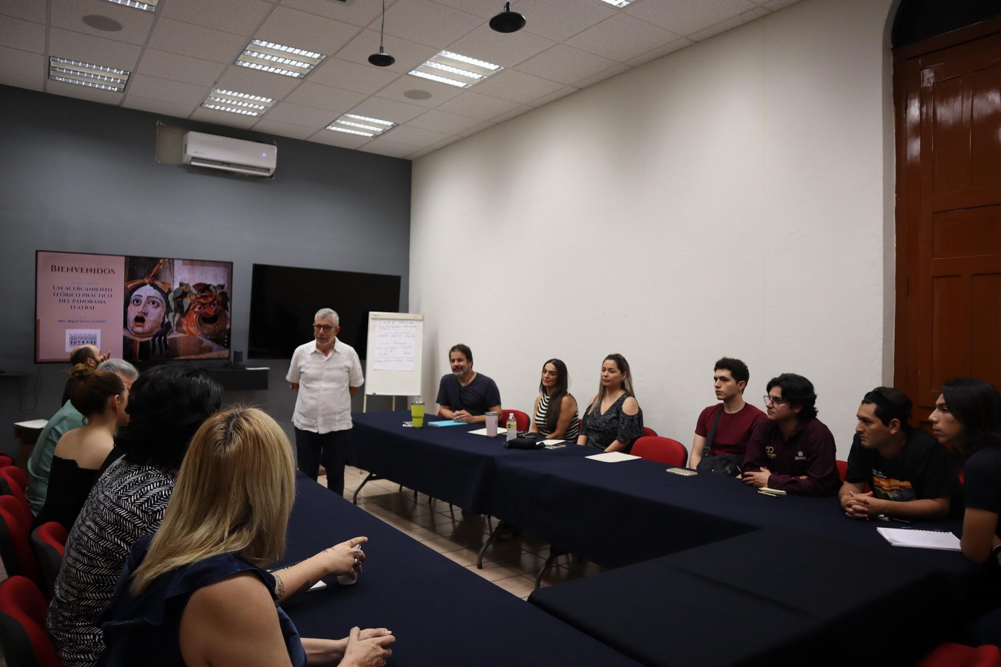 $!Nutrida asistencia tuvo la cátedra organizada por El Colegio de Sinaloa.