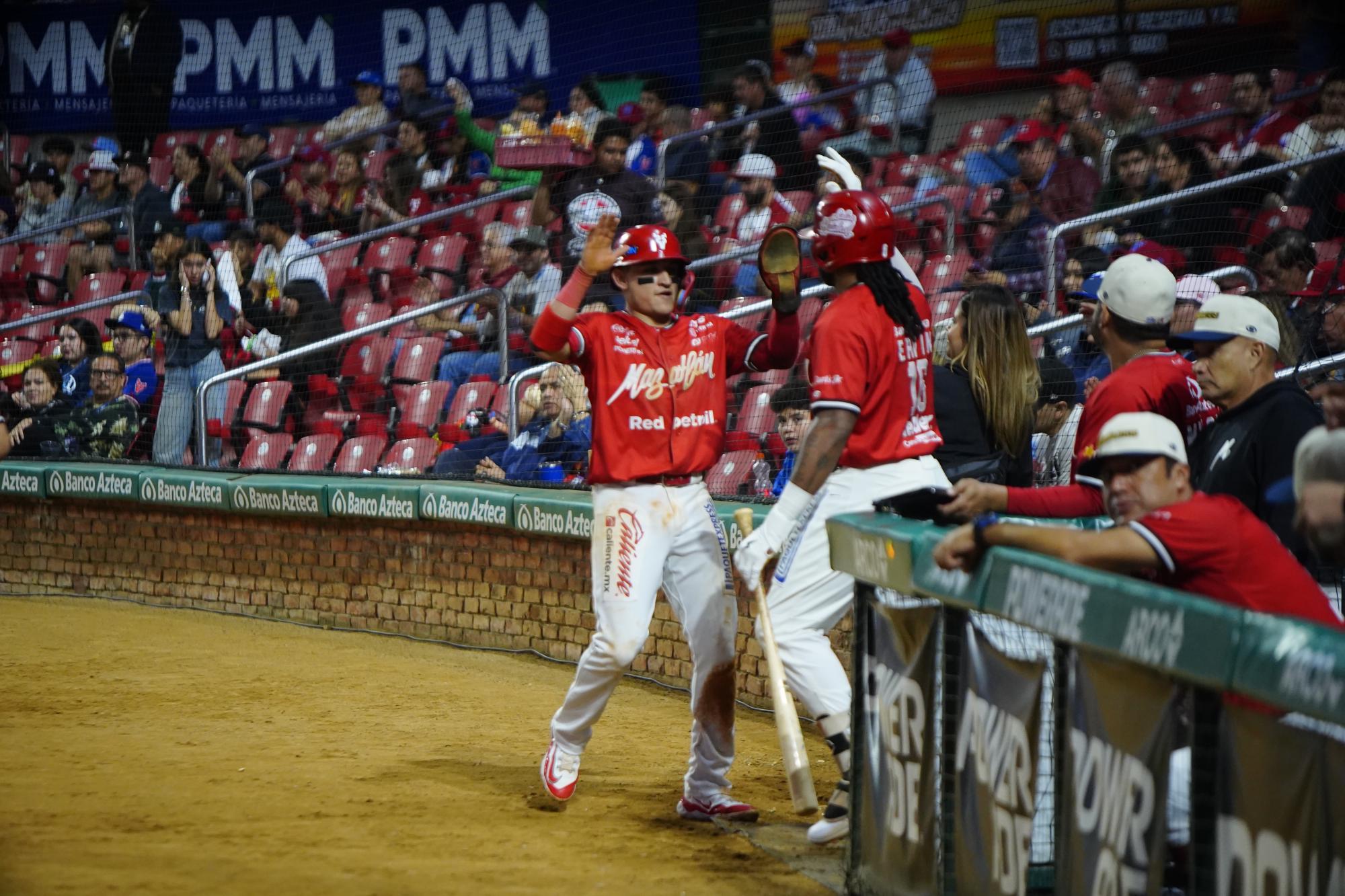 $!¡Feliz Navidad! Venados de Mazatlán rompe racha y permanece en zona de playoffs