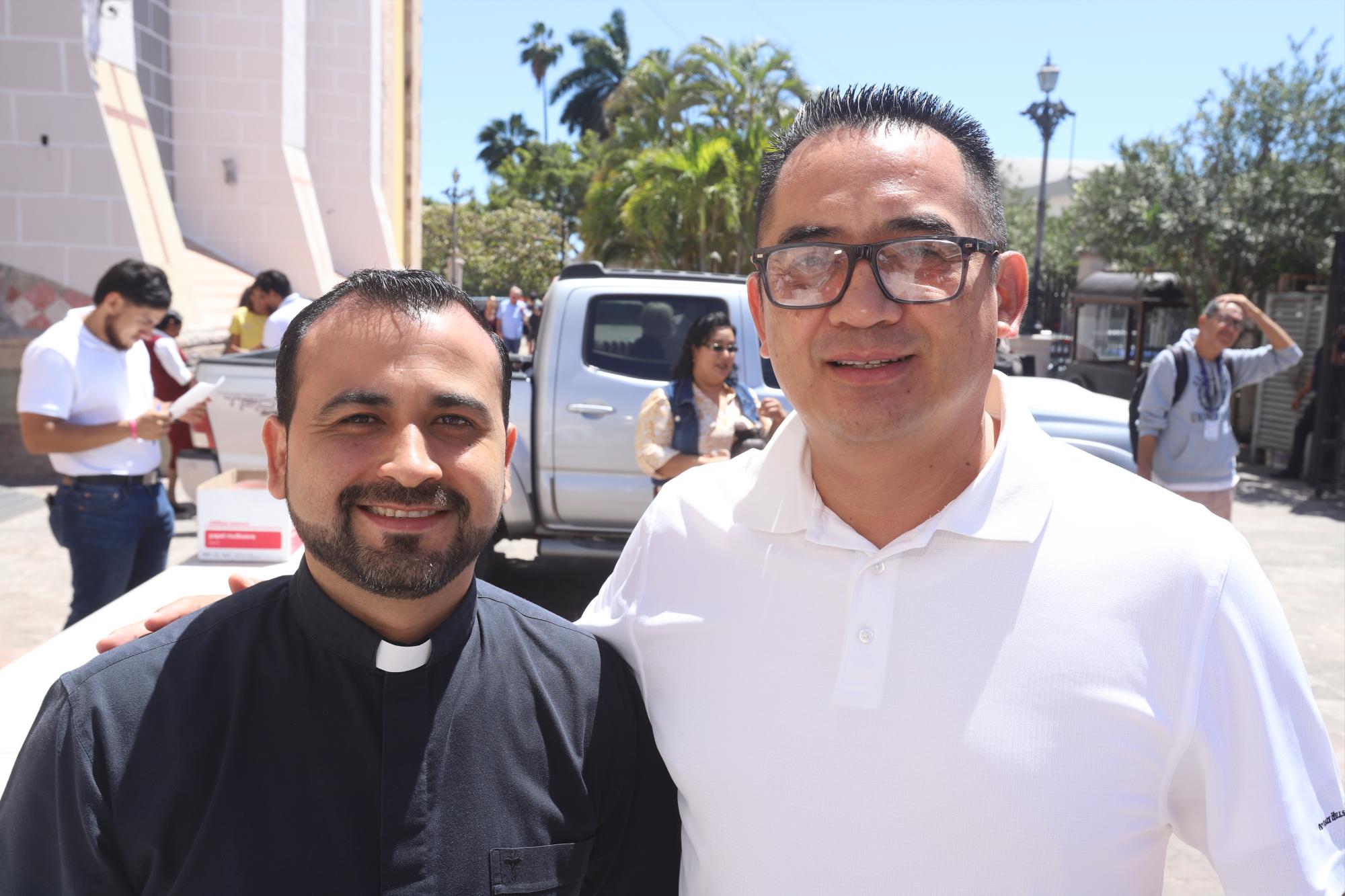 $!Los sacerdotes Armando Durán y Mario Valdez.