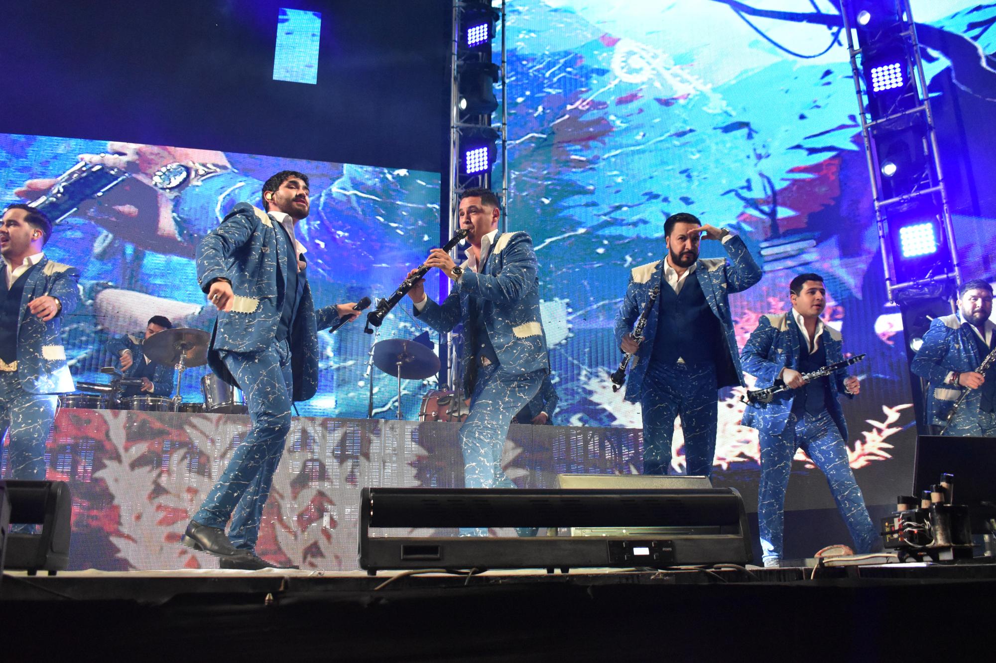 $!Arma Banda El Recodo la fiesta en el cierre del Festival Universitario de la Cultura 2023