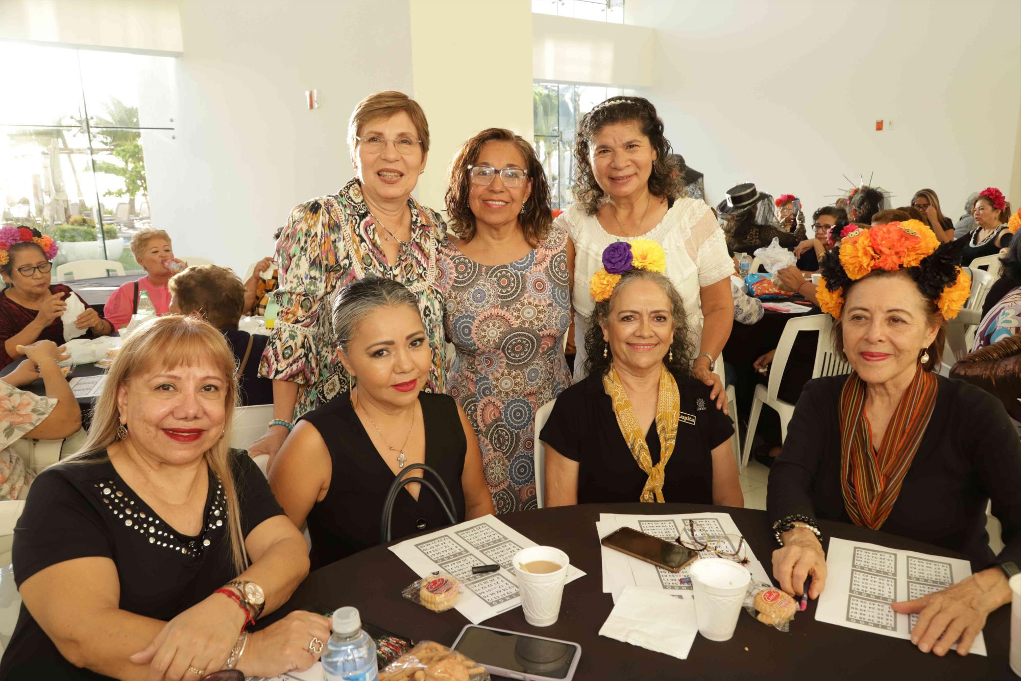 $!Doris Aguirre, Celia Gómez, Ana María Valdez, María Isabel Hernández, Lupita Salazar, Lupita Huerta y Leonor Lizárraga.