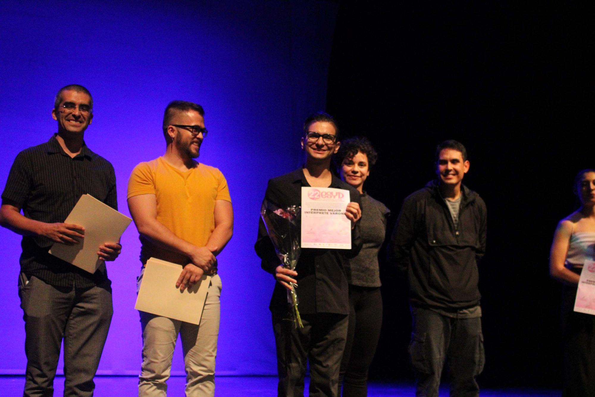 $!Tulio de la Garza ganó el premio como Intérprete Masculino.