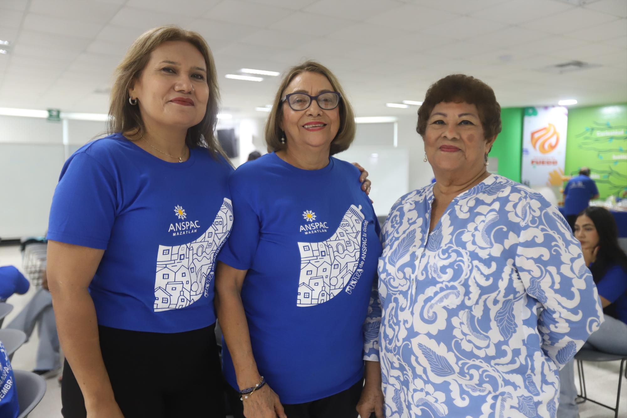 $!María Elvira Castro de Rodríguez, Ana Luisa Lizárraga y Vicky de Aguilar.