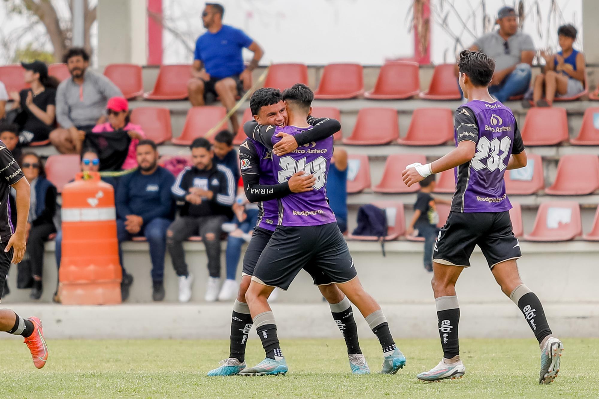 $!Juveniles del Mazatlán FC dividen triunfos con Xolos