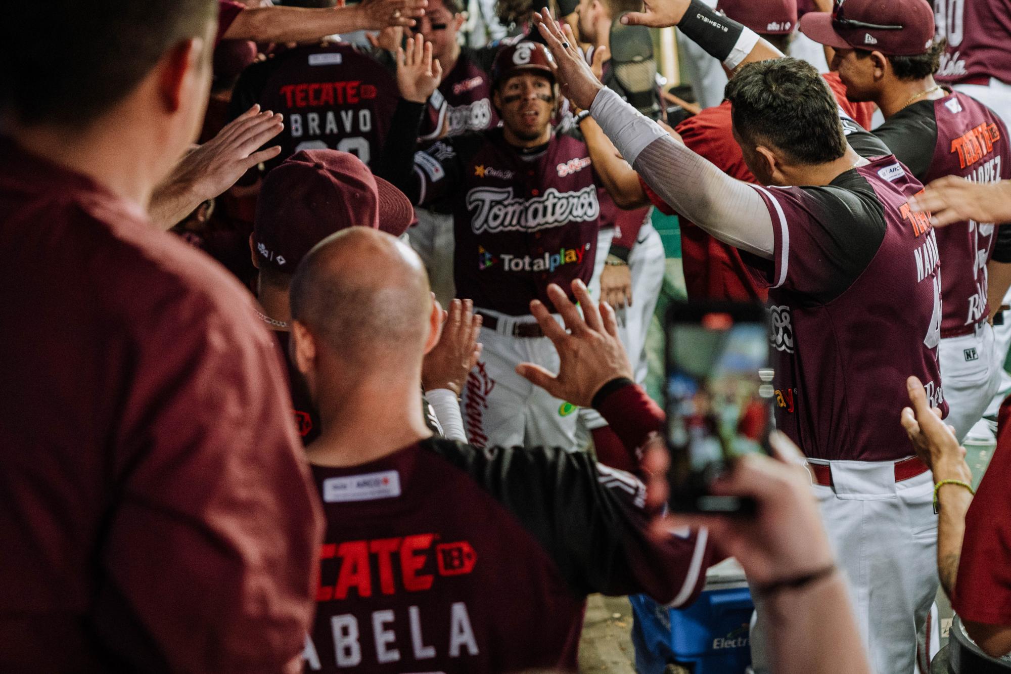 $!Tomateros de Culiacán rescata el del honor ante Yaquis