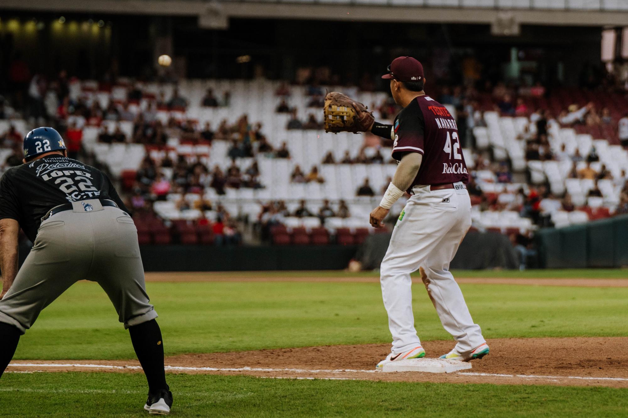 $!Tomateros de Culiacán rescata el del honor ante Yaquis