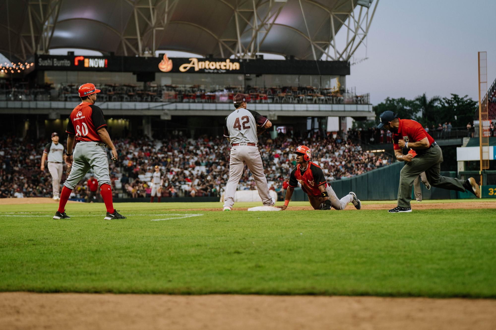 $!Venados de Mazatlán le repite la dosis a Tomateros de Culiacán