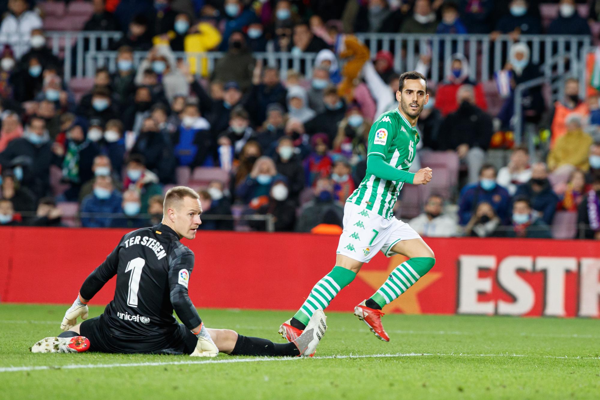 $!Guardado y el Betis toman por asalto el Camp Nou y hunden al Barcelona