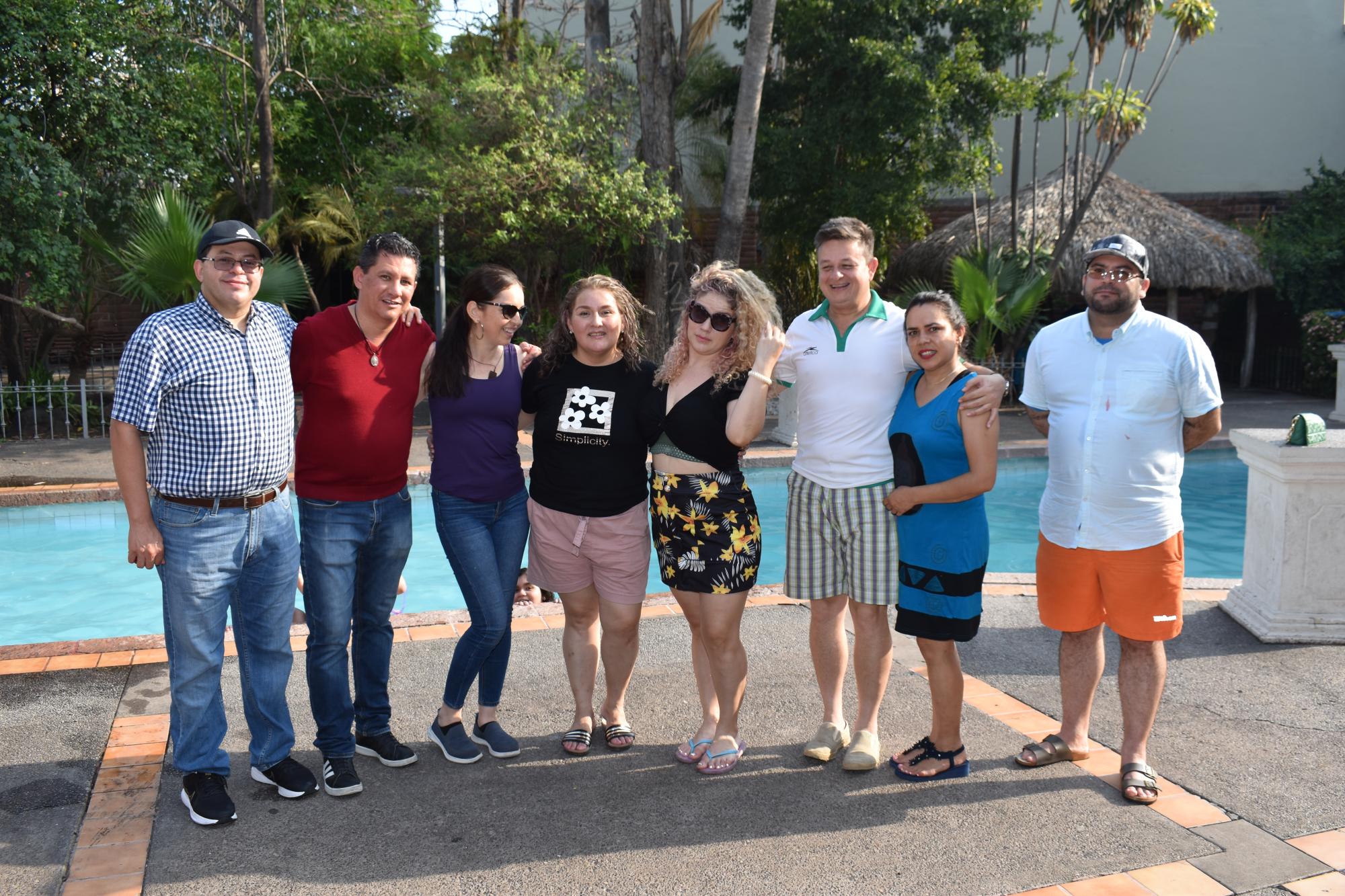 $!José Alfredo Beltrán, Juan Miguel Hernández, Rita Sánchez, Nelly Sánchez, Rosa María Sánchez, Ernesto Sánchez, Susy Rodríguez y José Alberto Gutiérrez.