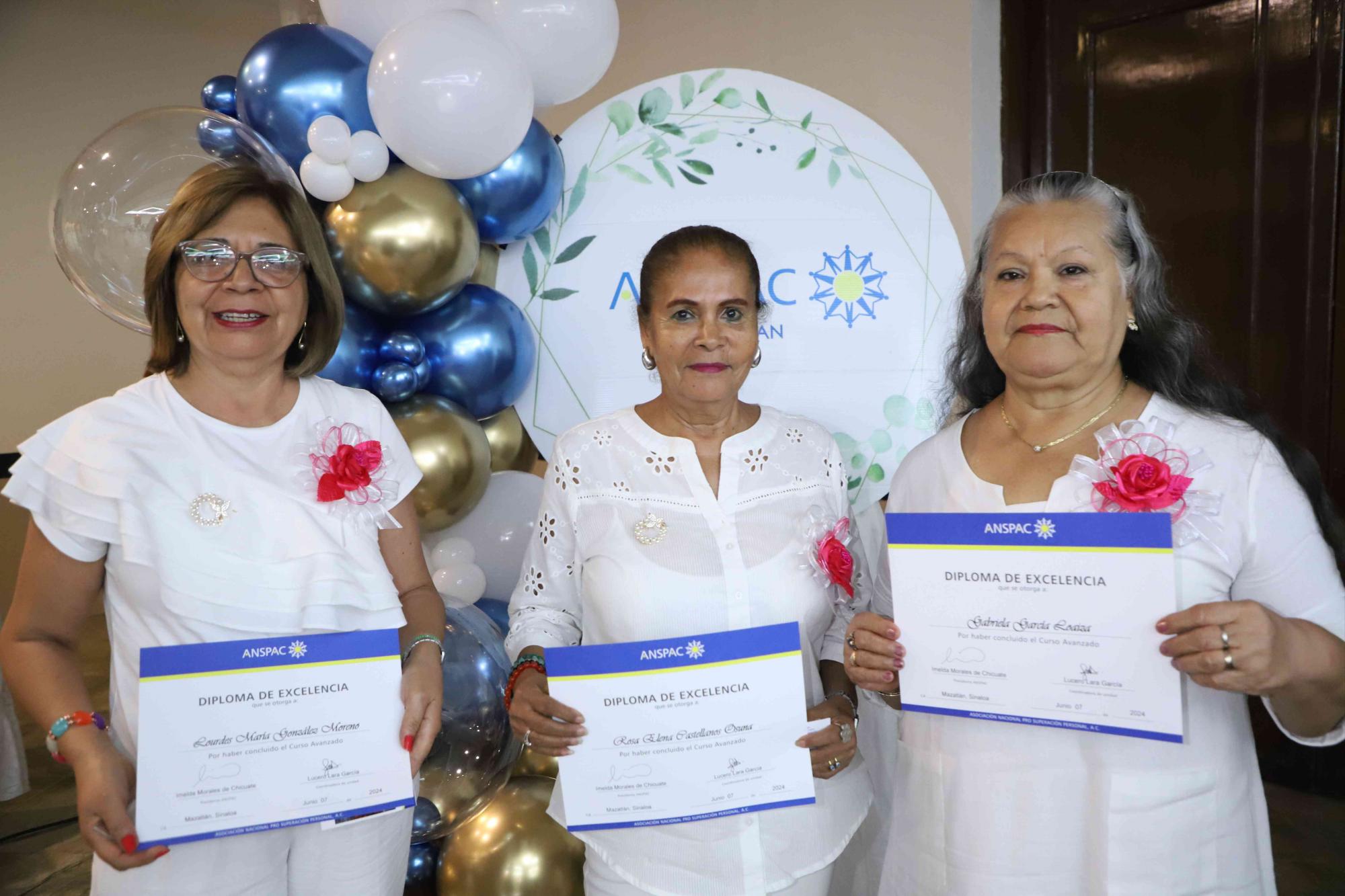 $!Lourdes González, Rosa Elena Castellanos y Gabriela García.