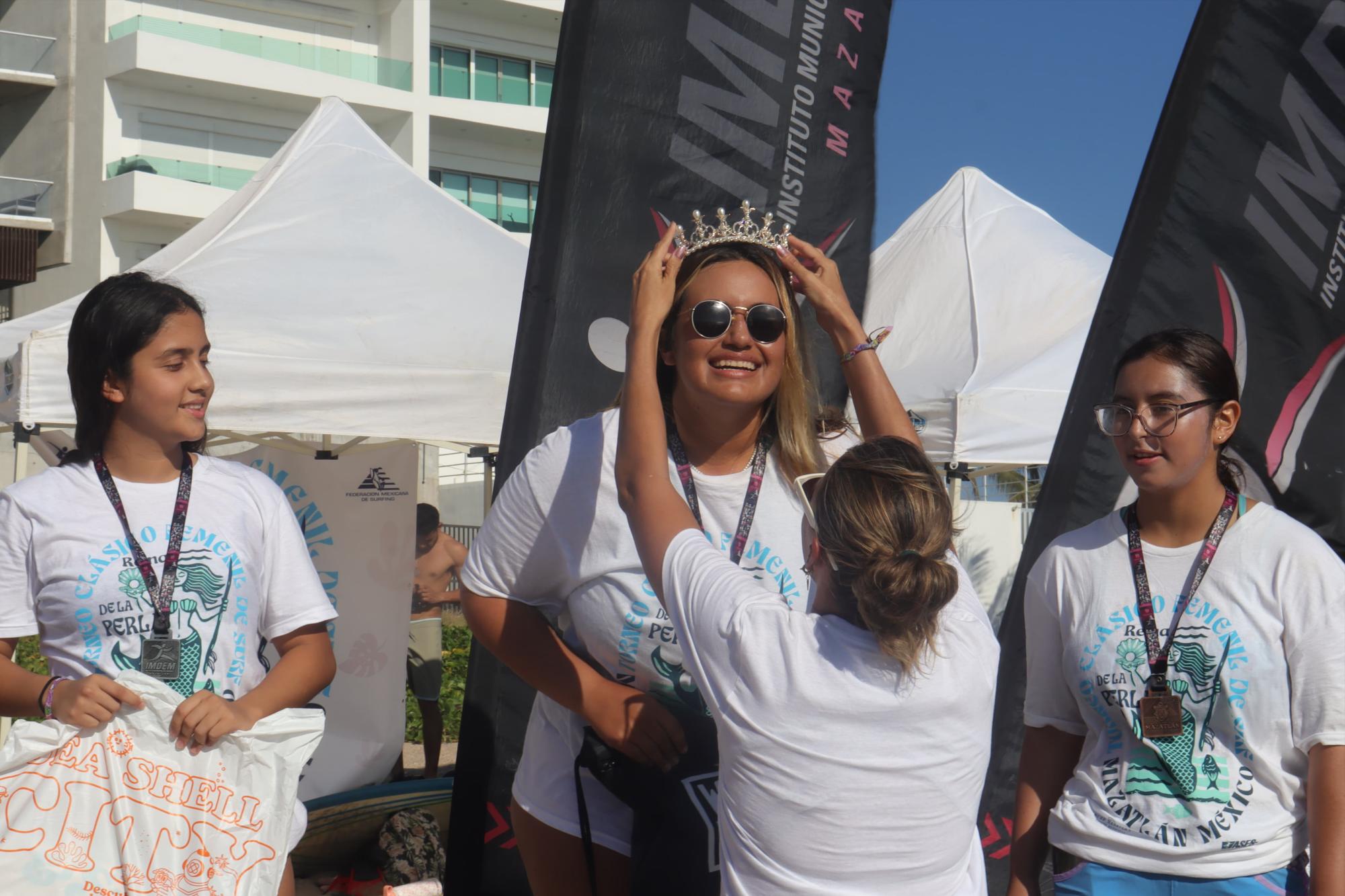 $!Las reinas del mar se apoderan del surfing en Mazatlán