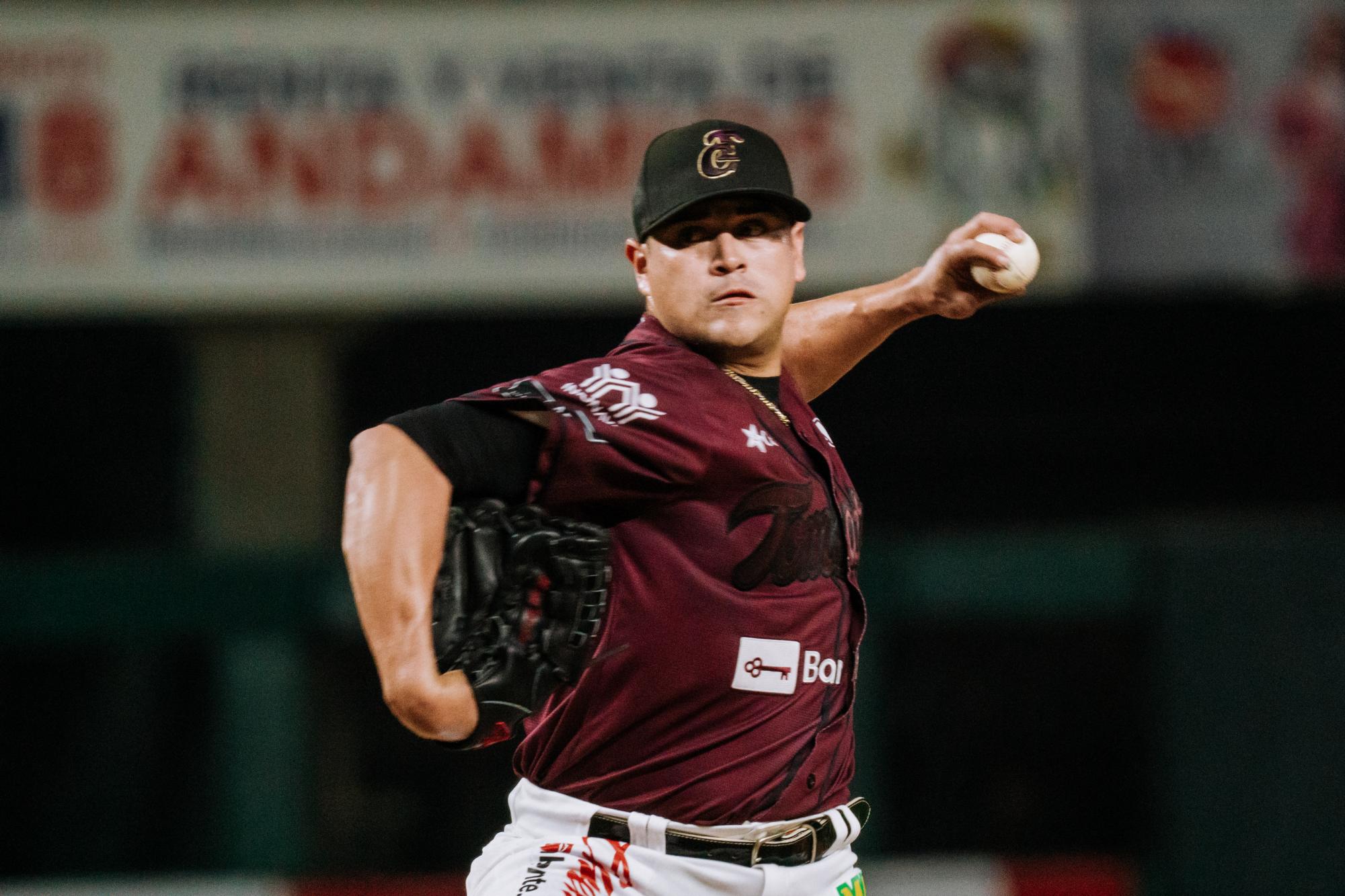 $!Gran exhibición colectiva de Tomateros para llevarse el primero de la serie