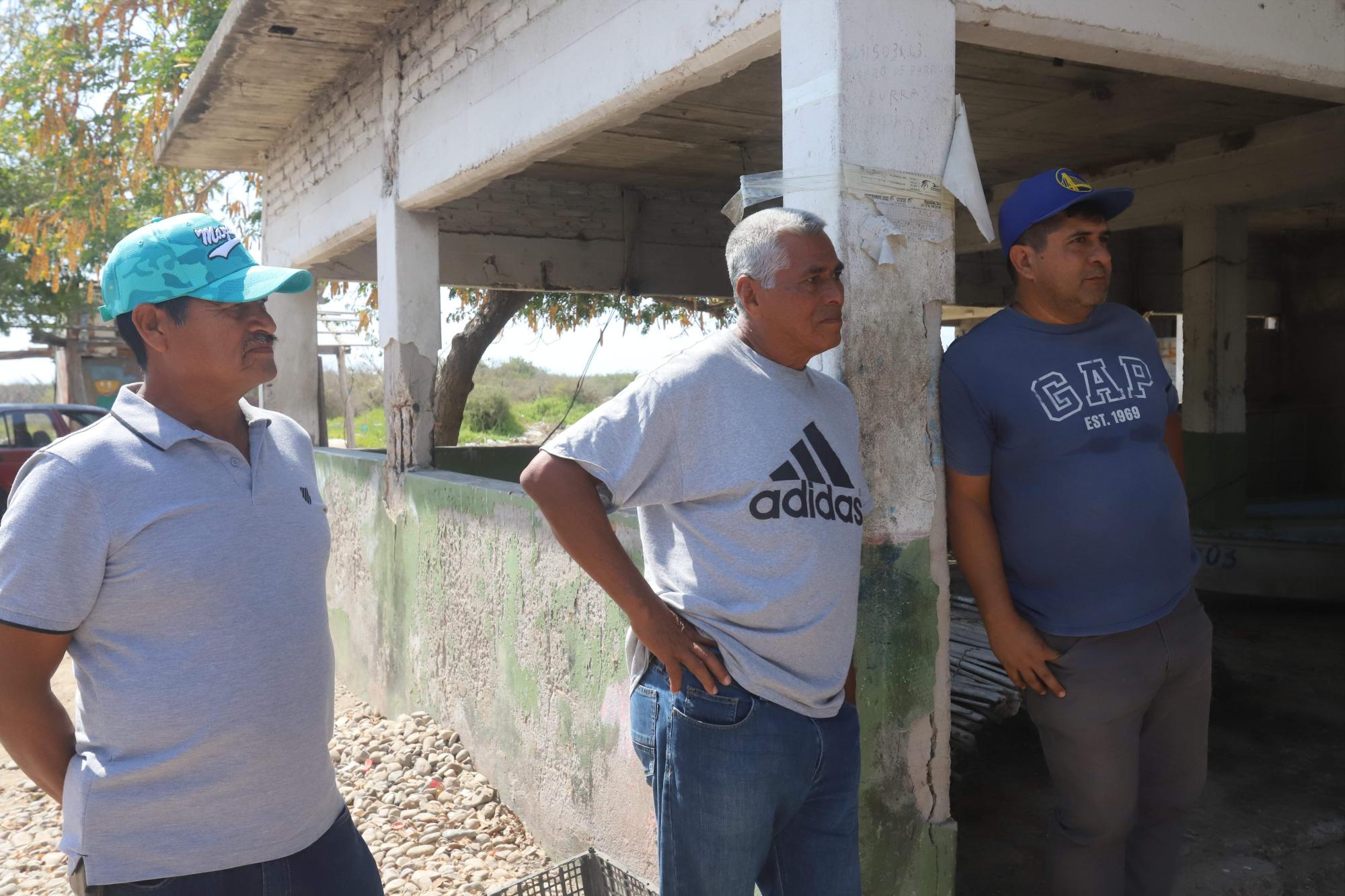 $!Martín González Ángeles, Felipe González López, socio de la cooperativa Costa Sinaloa, y Fernando Israel Ibarra, presidente de la Cooperativa La Sinaloense.