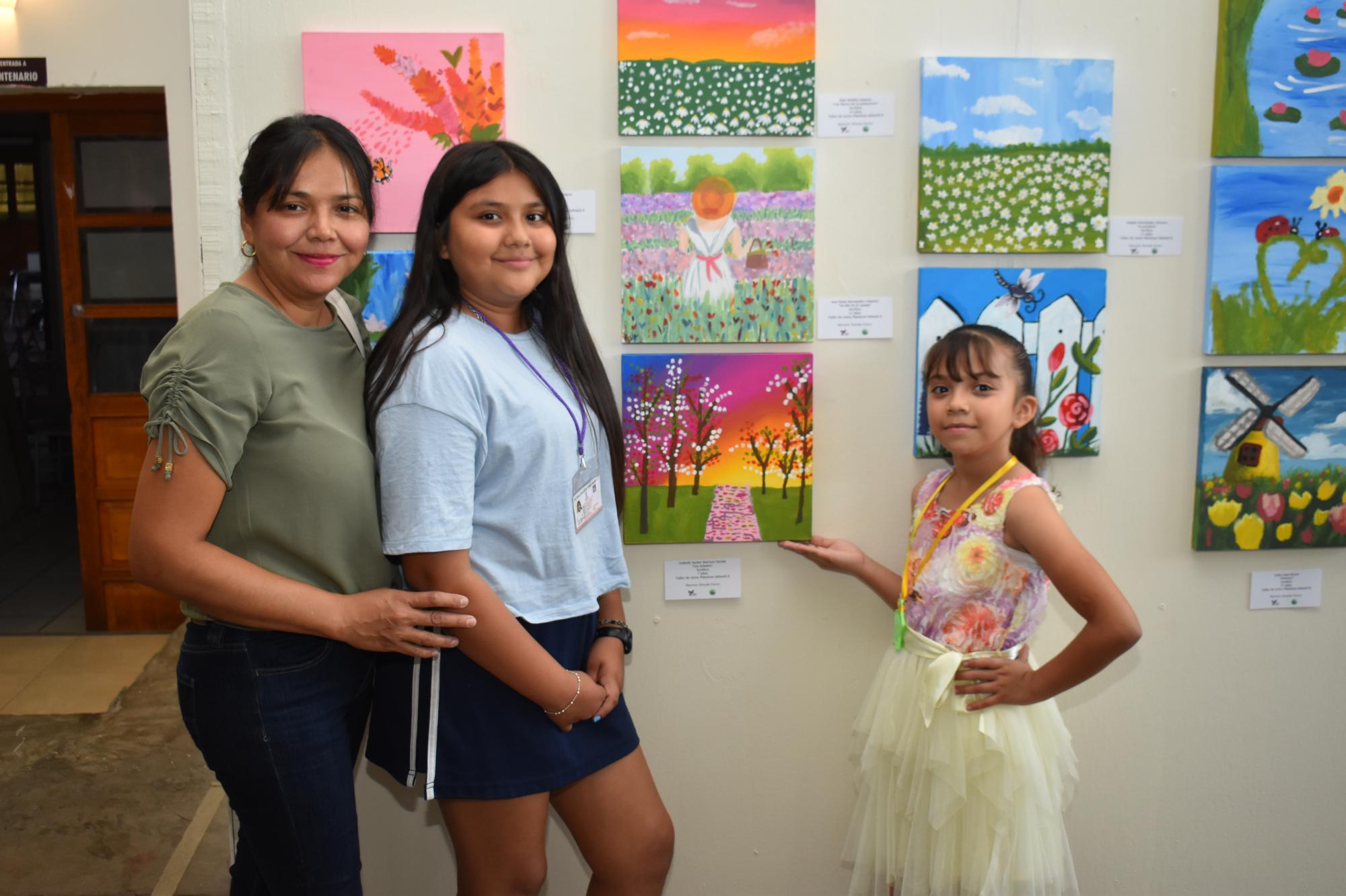 $!Rosario Zavala con sus hijas Natalie y Ayelet Herrera Zavala.