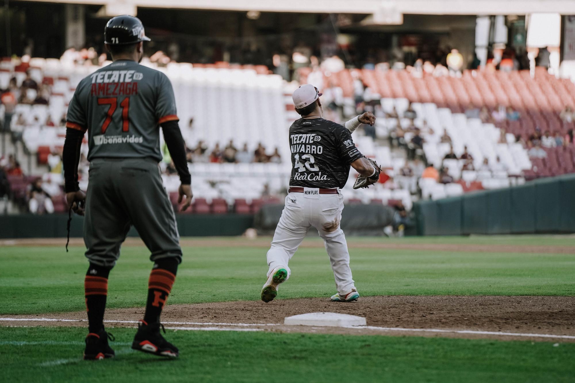 $!Naranjeros de Hermosillo barre en Culiacán a Tomateros