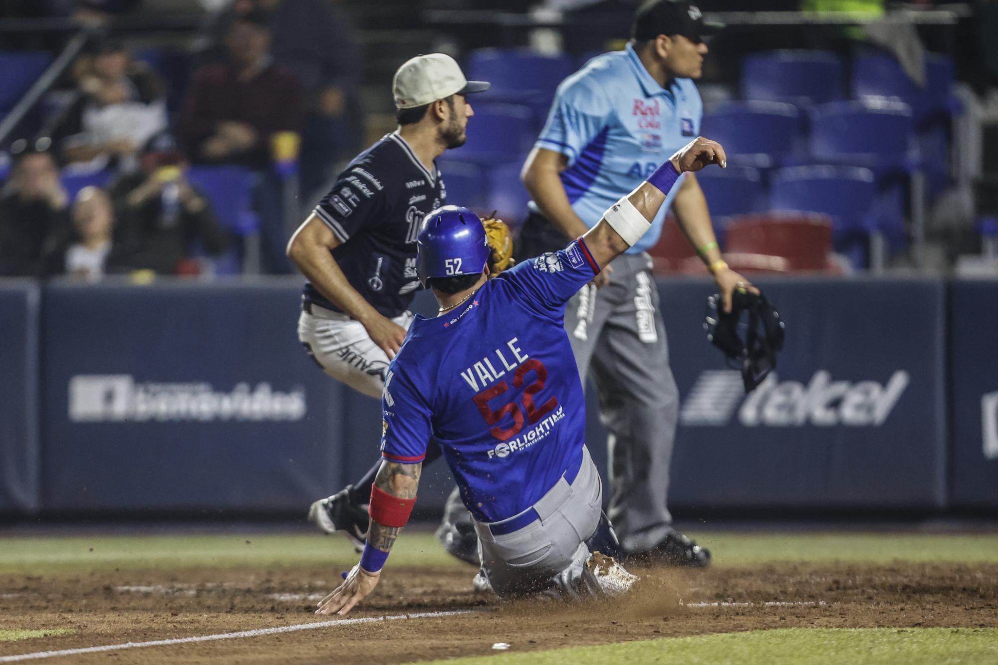 $!Joya de pitcheo de Hernández y estacazos de Valle dan triunfo a Charros sobre Sultanes