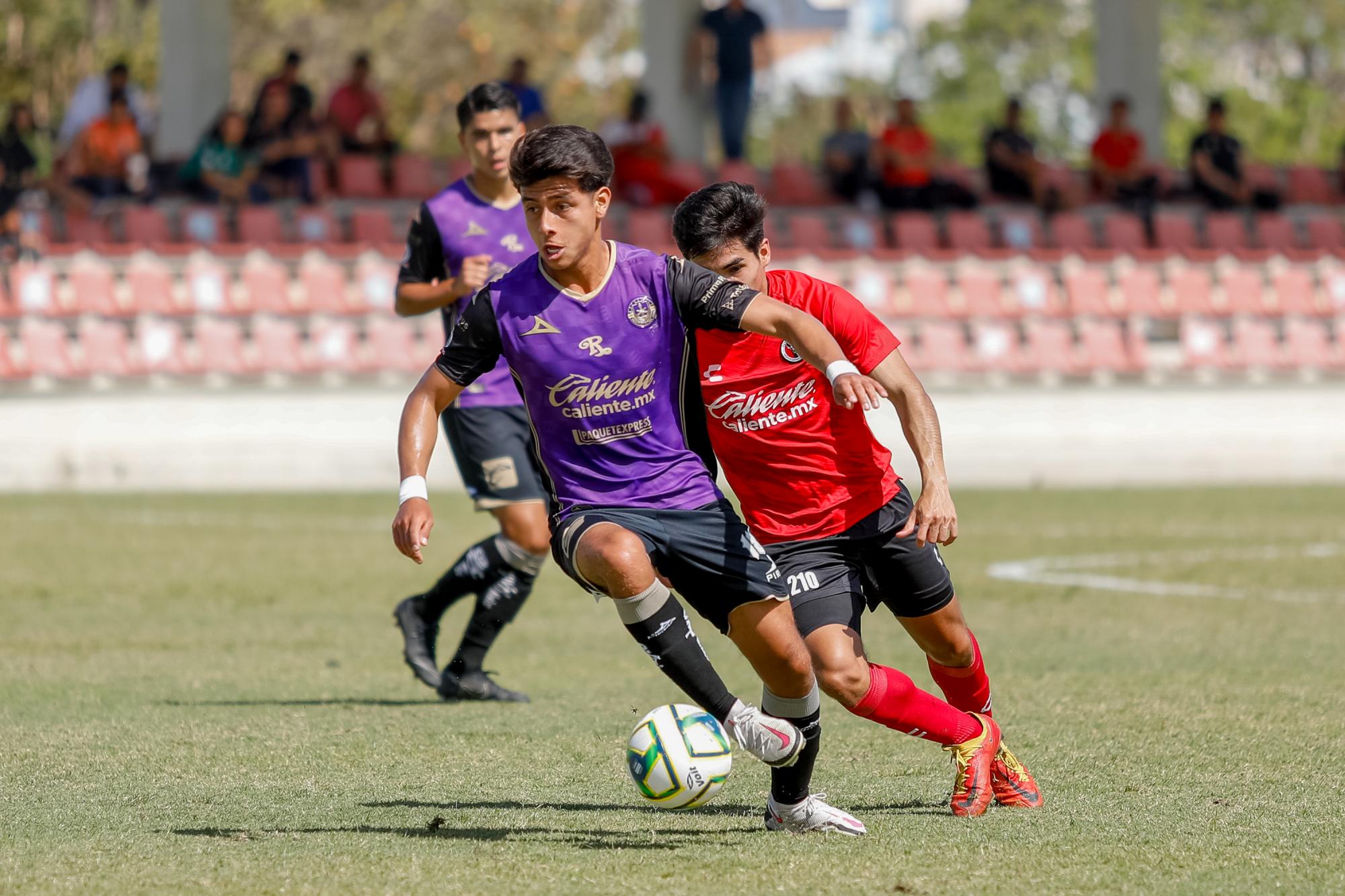 $!Juveniles del Mazatlán FC dividen triunfos con Xolos