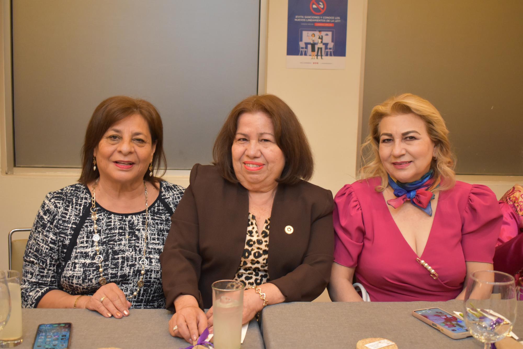 $!Blanca Castañeda, Elvira Niebla y Dora Alicia Bustamante.