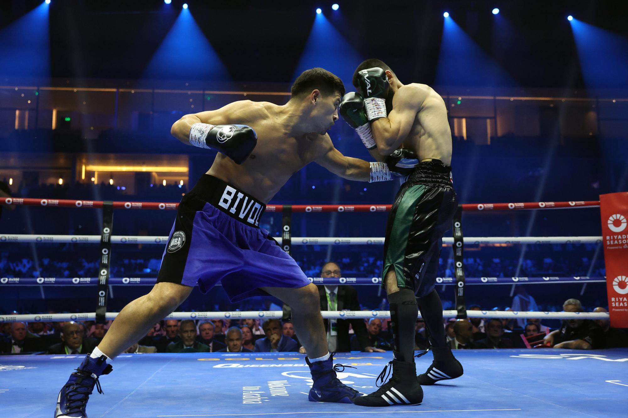 $!Beterbiev vence a Bivol y se corona Campeón Indisputado en 175 libras