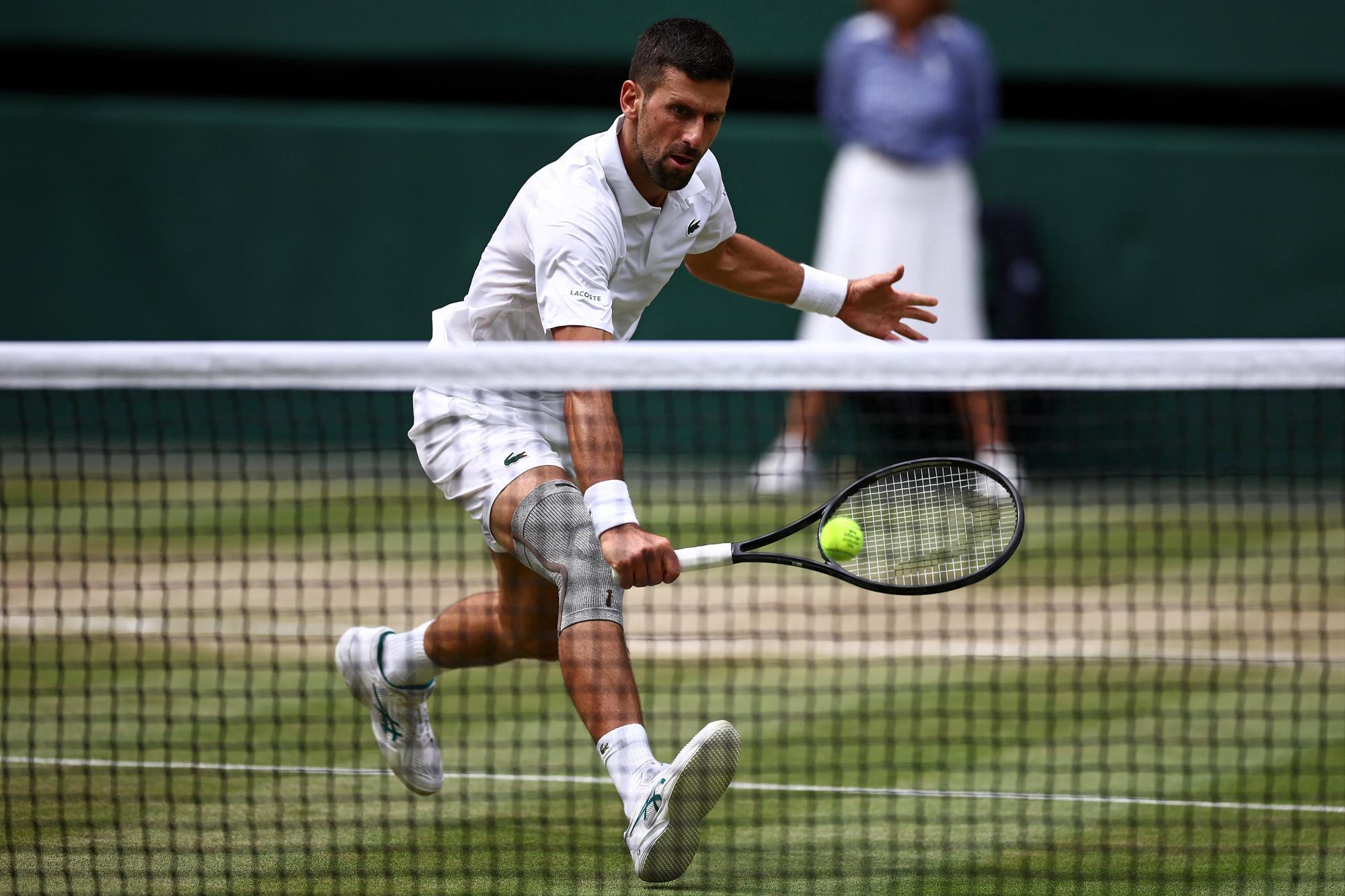 $!Alcaraz fulmina a Djokovic y se corona con su segundo título en Wimbledon