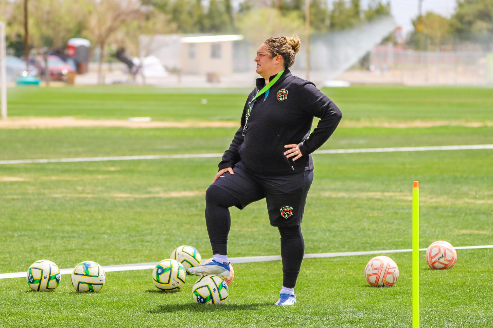 $!DT de Cruz Azul Femenil responsabiliza a jugadoras de acoso: ‘No seamos las que provoquemos esto’