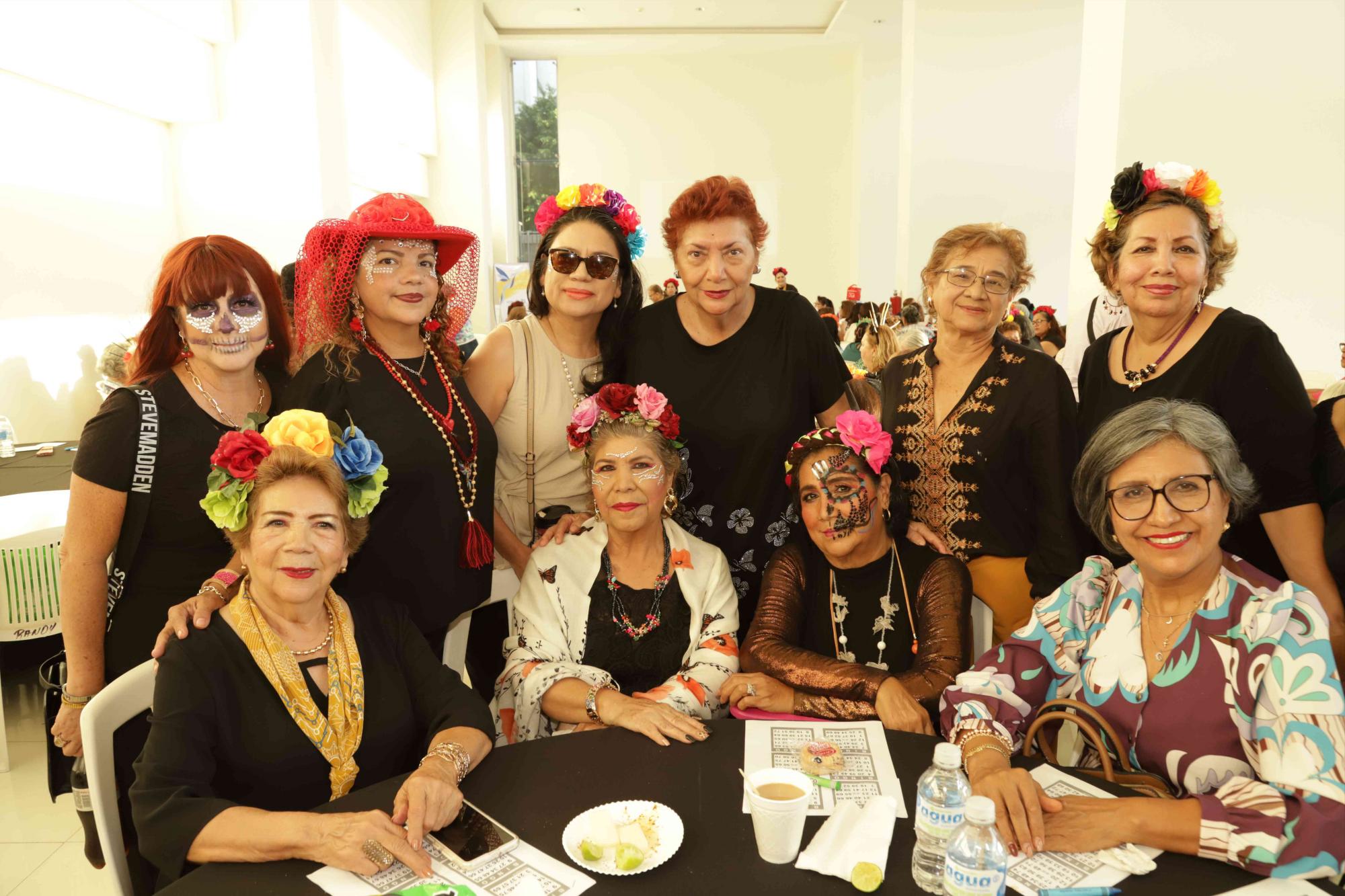 $!Las chicas de la Unidad Noroeste se toman la fotografía del recuerdo.