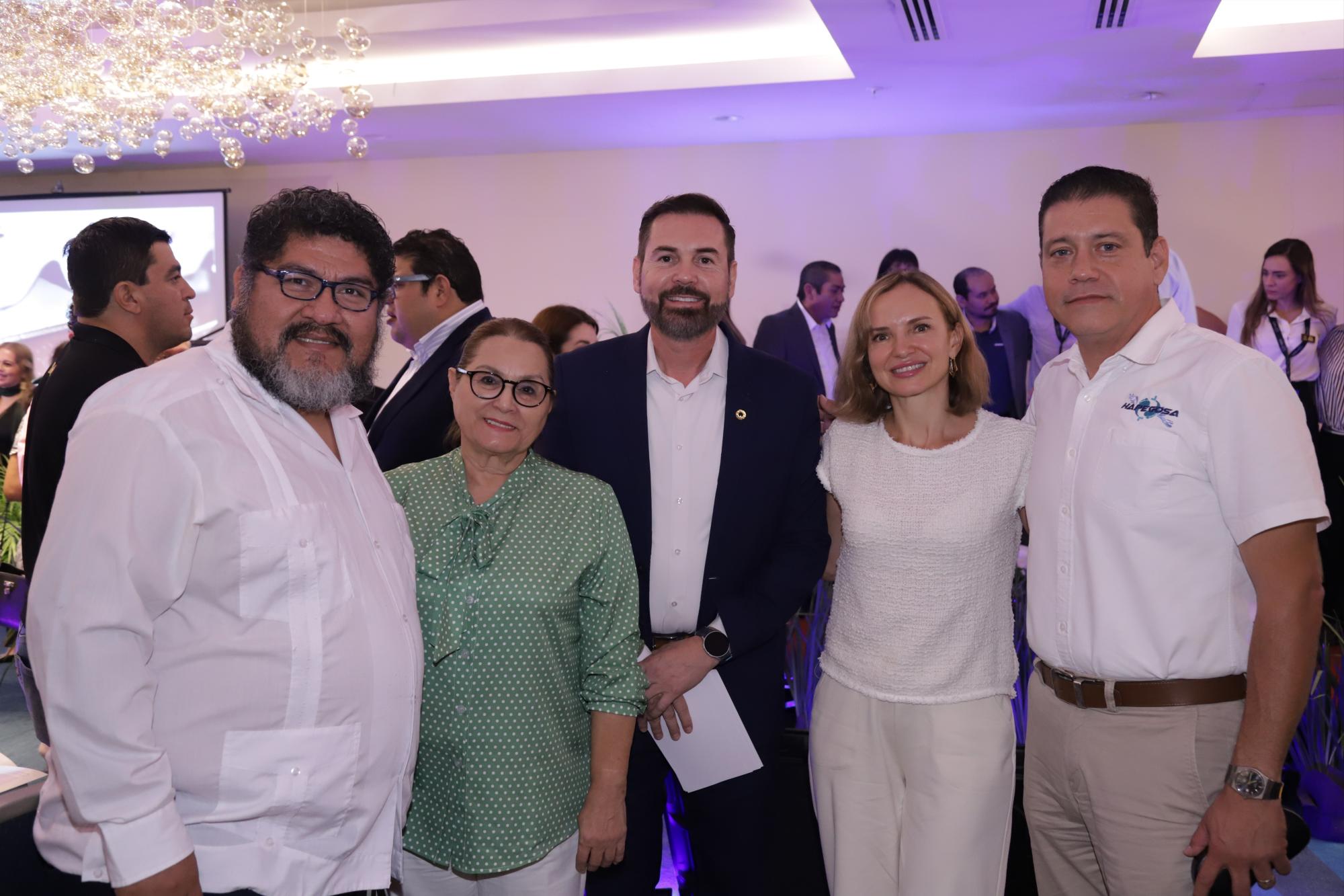 $!Ezequiel Ojeda, Sivia Jiménez, Sergio Rojas, Sylvia Patatyn y Mario González.