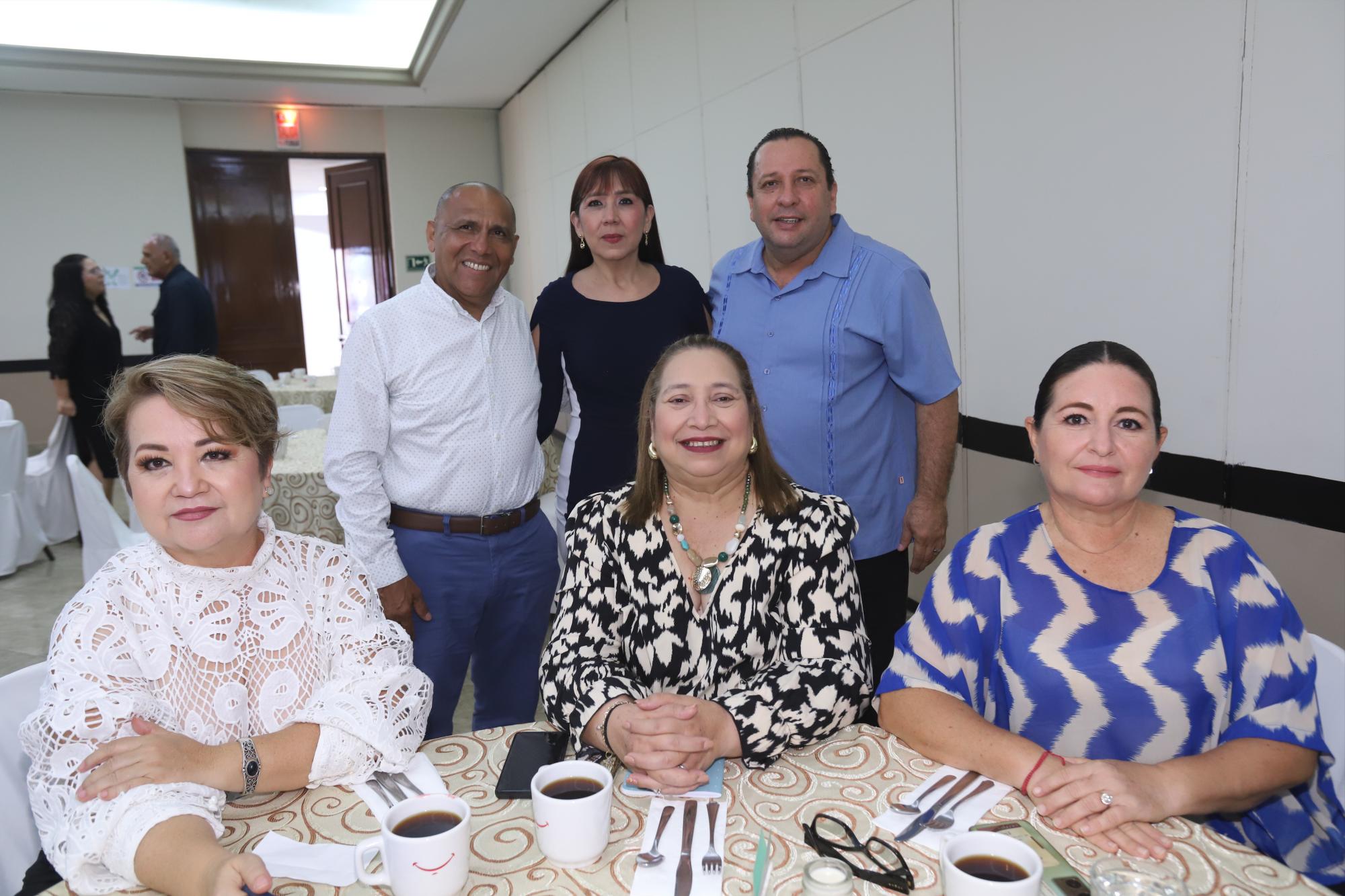 $!José Ramón Bañuelos, María Teresa de la Paz, Jorge Gil Ureña, Martha Humarán, Yolanda Díaz y Perla Valdez.