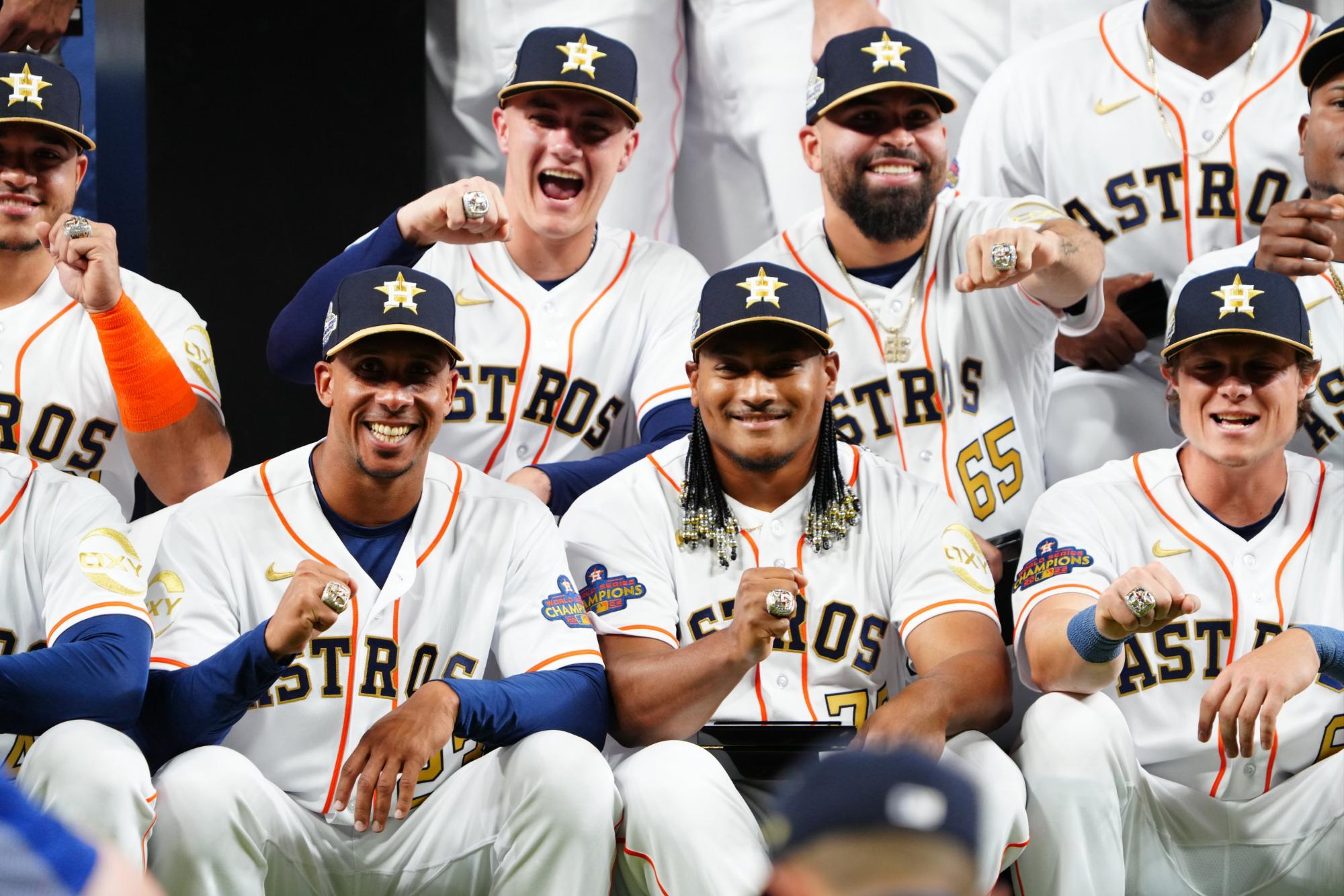 Los Houston Astros reciben sus espectaculares anillos de campeón