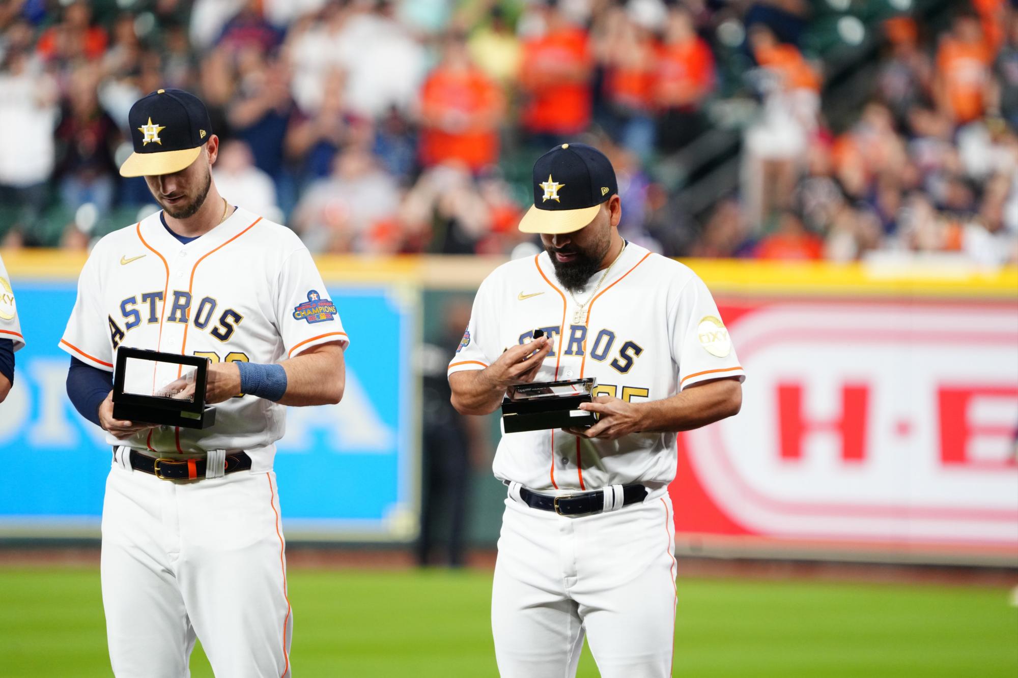 Los Houston Astros reciben sus espectaculares anillos de campeón de Serie  Mundial