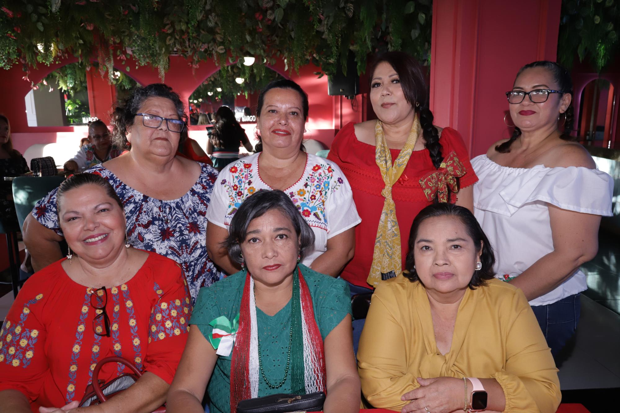 $!Luz Gil, Mireya Aguiluz, Zobeida Félix, Mary Brambila, Ana Bertha Benítez, Hortensia Guerra y María Muñoz, de la Unidad Divino Redentor.