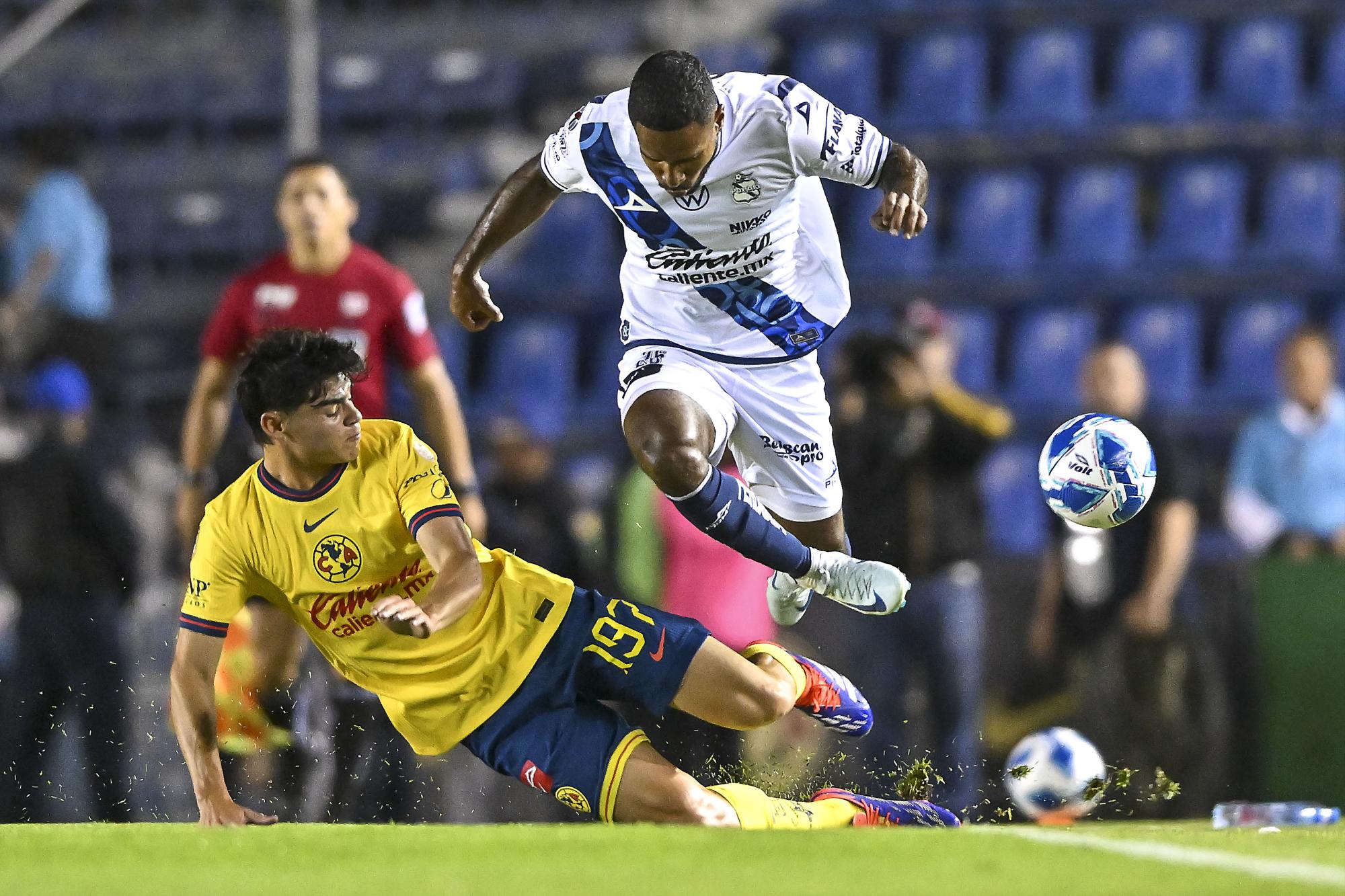 $!América no levanta y sufre ante Puebla su tercera derrota