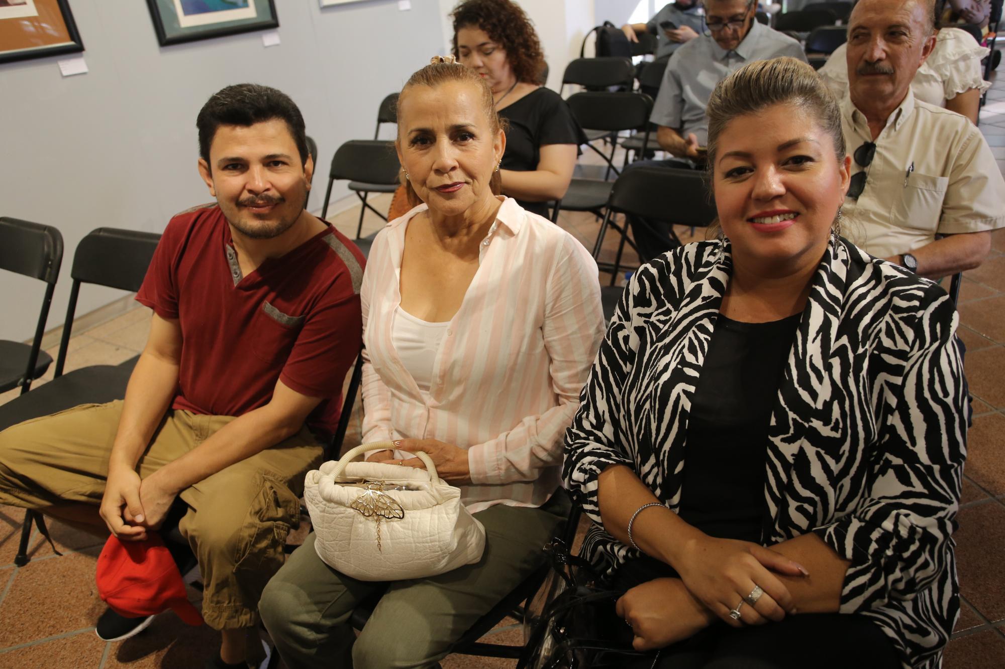 $!José Sebastián Rodríguez, María Eugenia Rodríguez y Elizabeth Nájera.