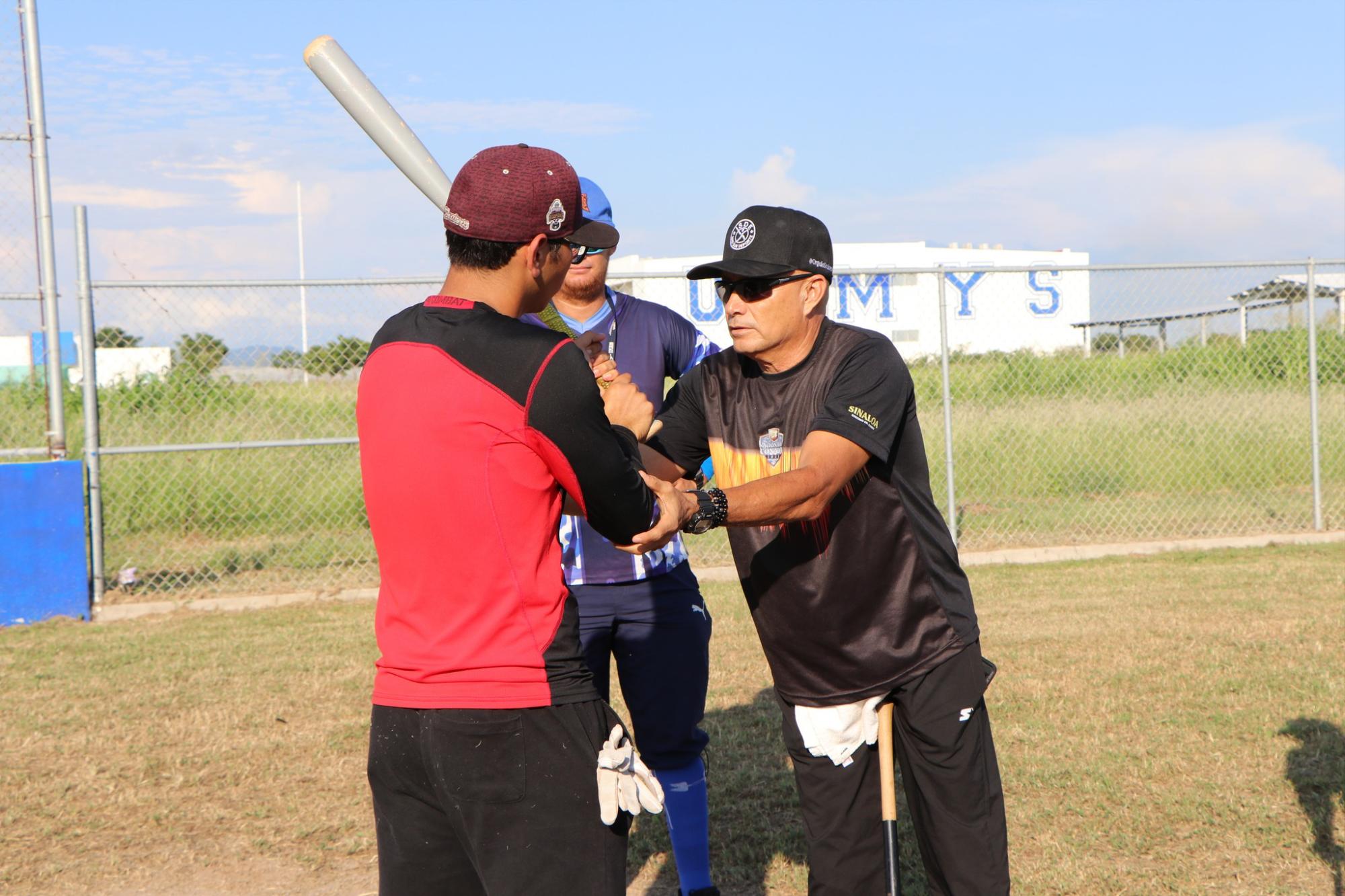 $!JJ Pacho imparte clínica de beisbol Aprende con los Grandes en la Universidad Politécnica del Mar y la Sierra