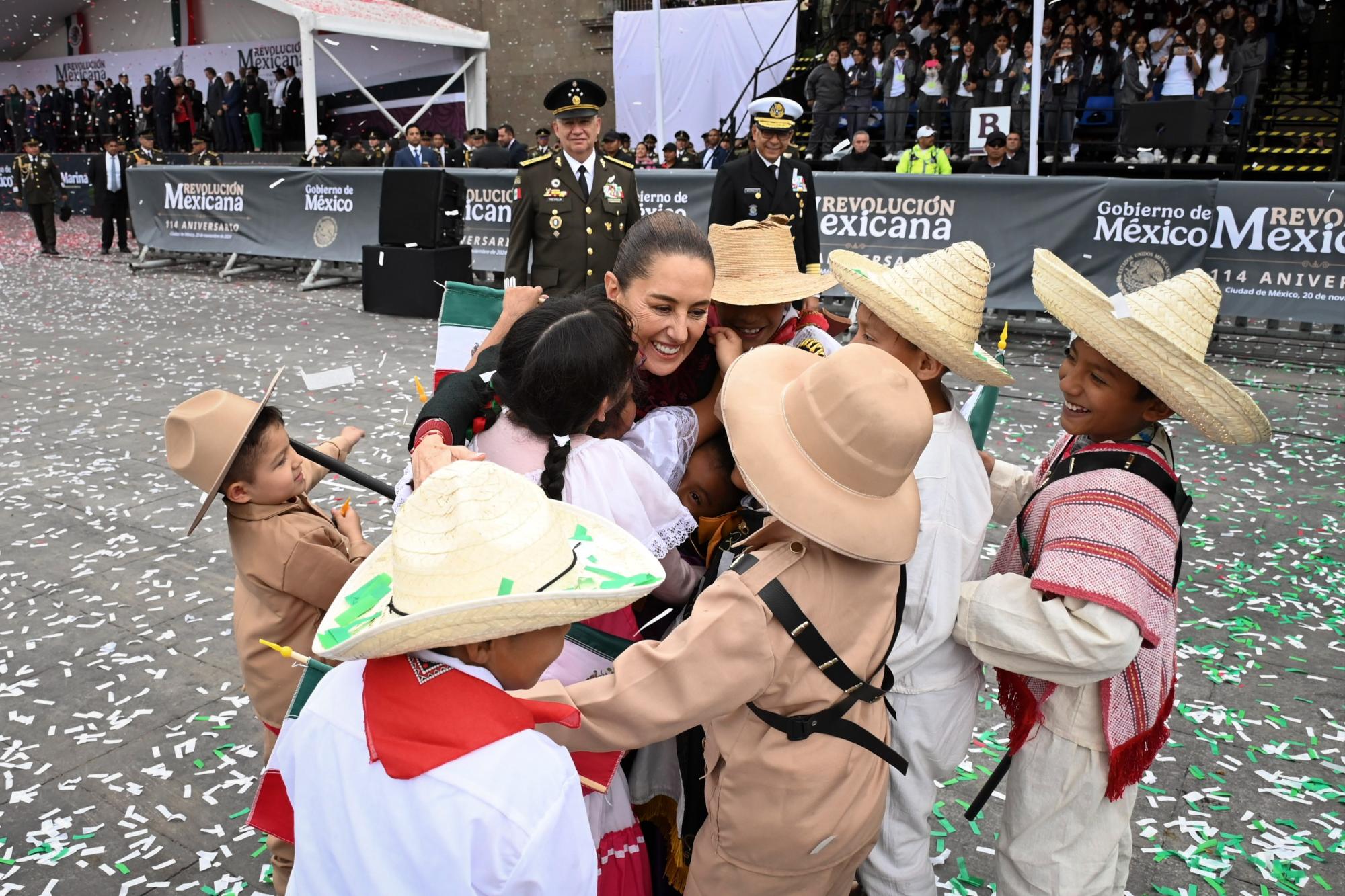 $!Sheinbaum encabeza su primer desfile como Comandanta Suprema de las Fuerzas Armadas